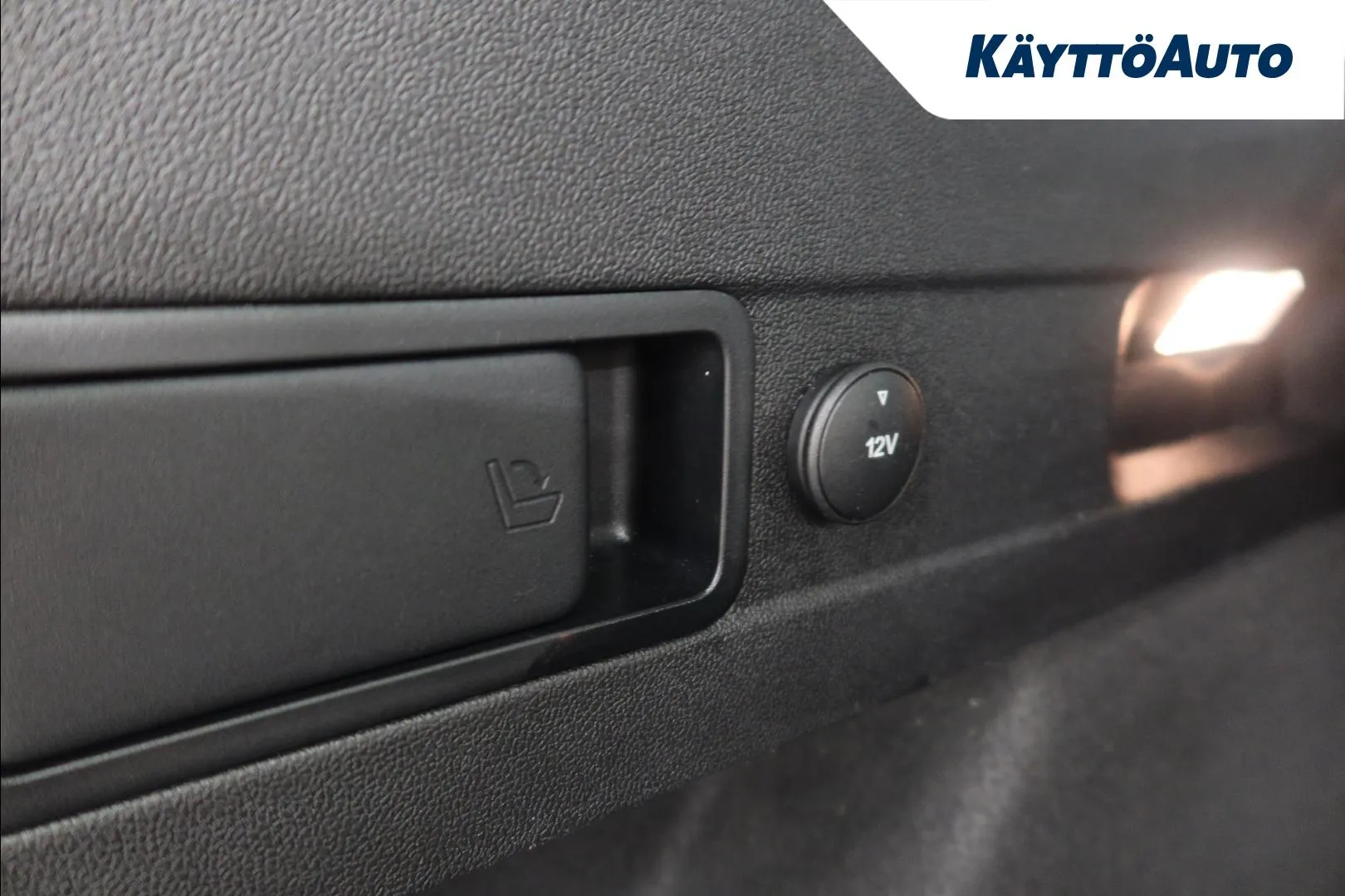 FORD Focus XVU-802 carousel image