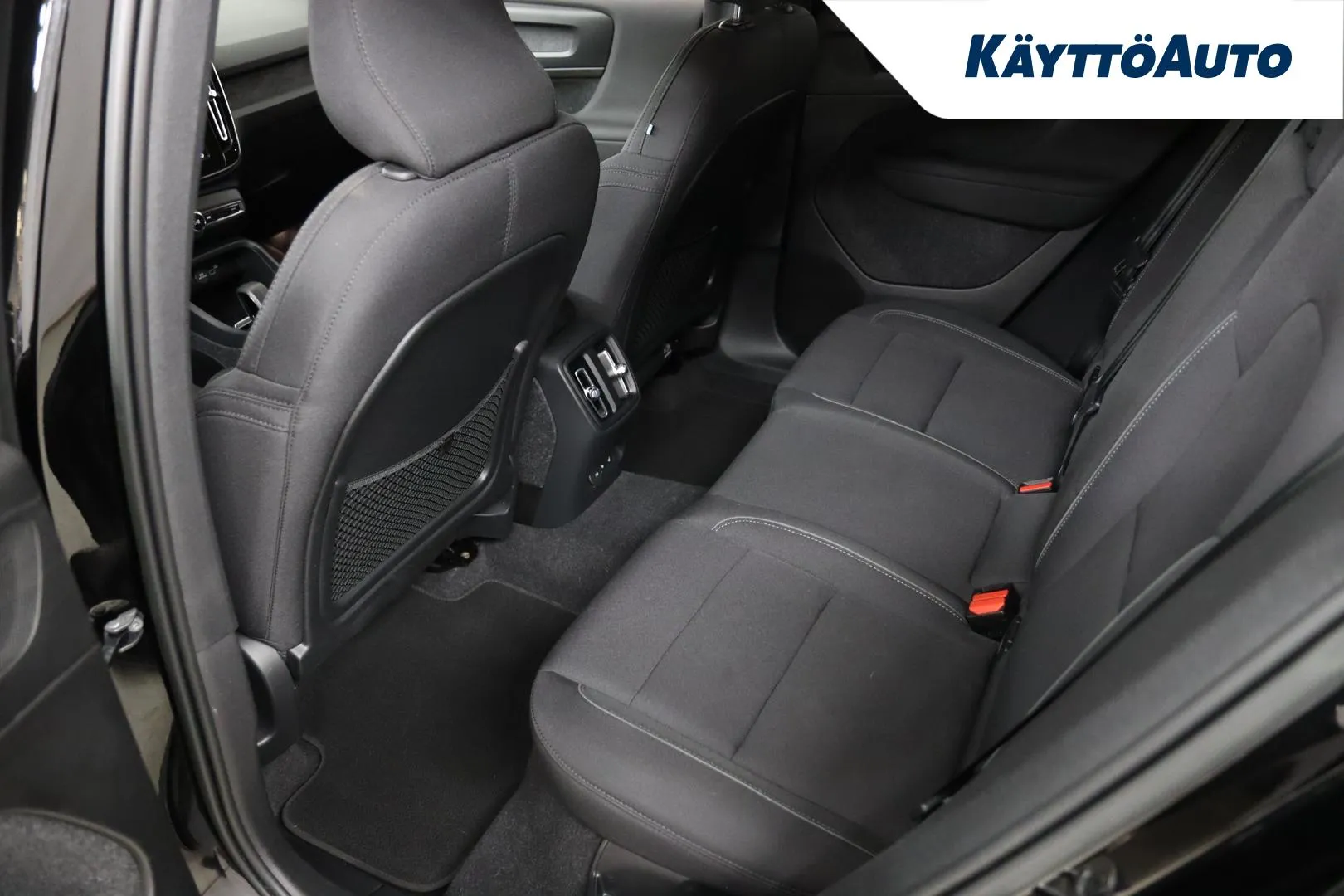 VOLVO XC40 GPC-752 carousel image