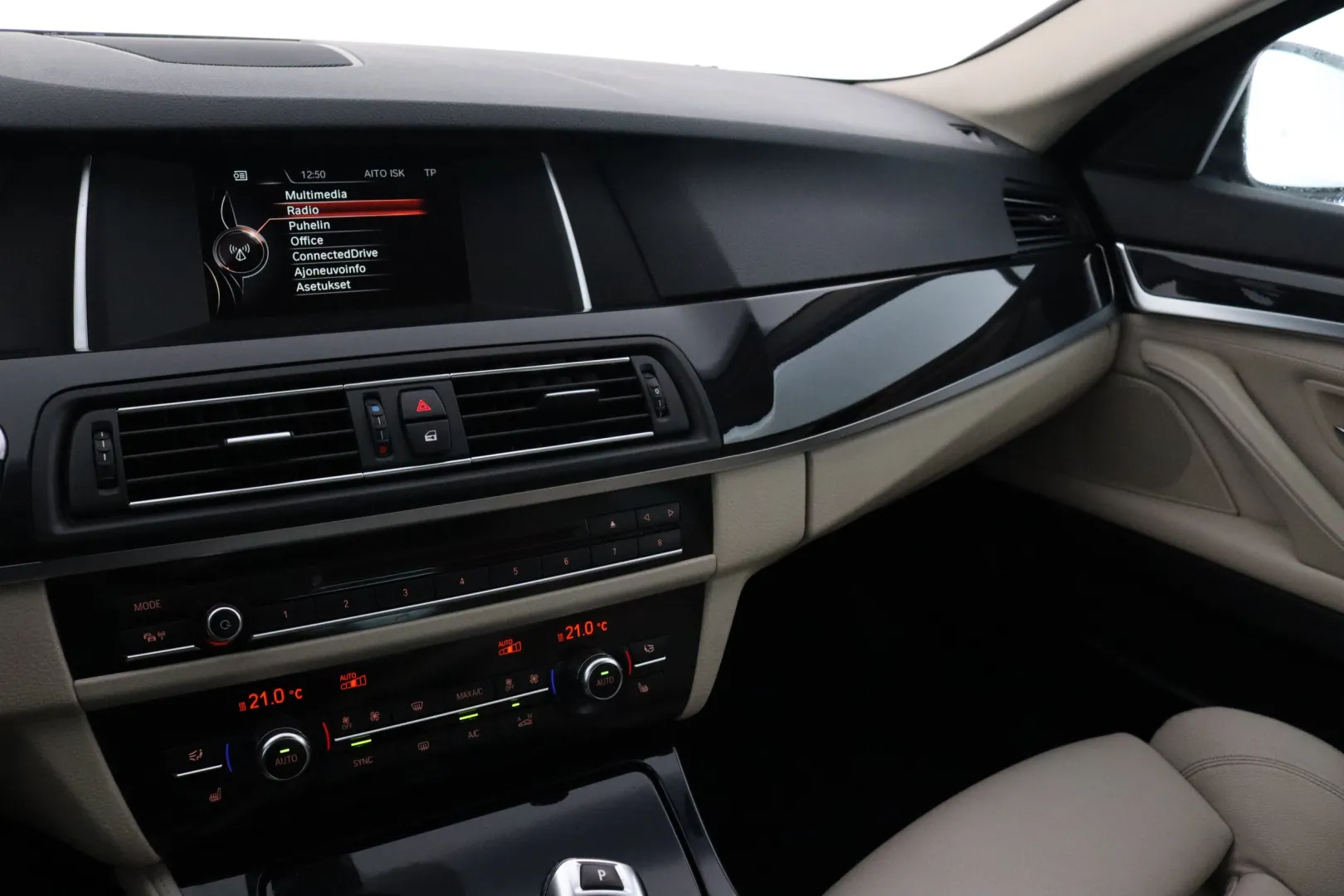 BMW 520 MSY-502 carousel image