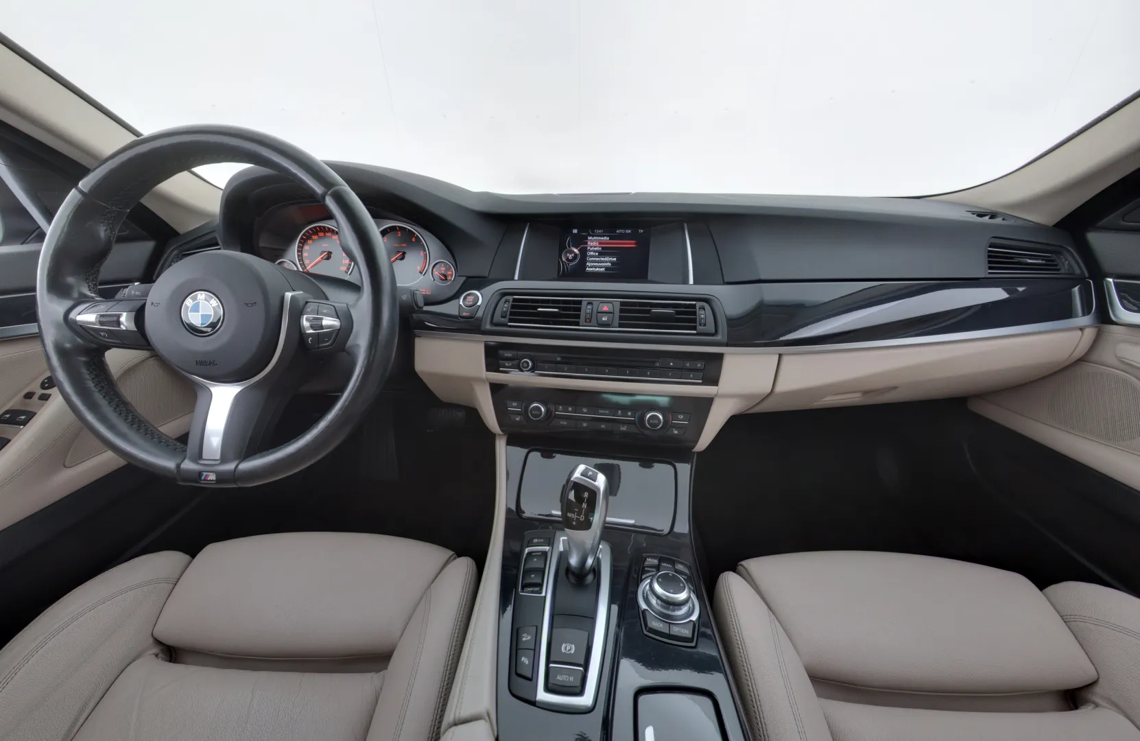 BMW 520 MSY-502 carousel image