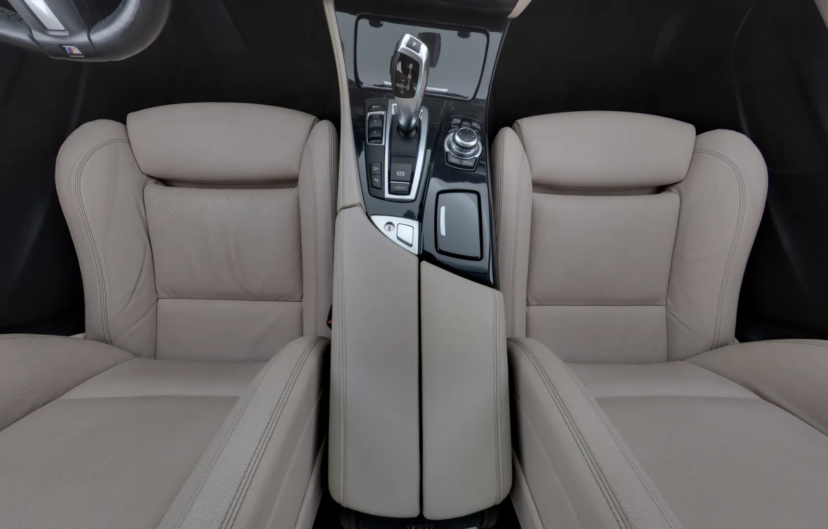 BMW 520 MSY-502 carousel image