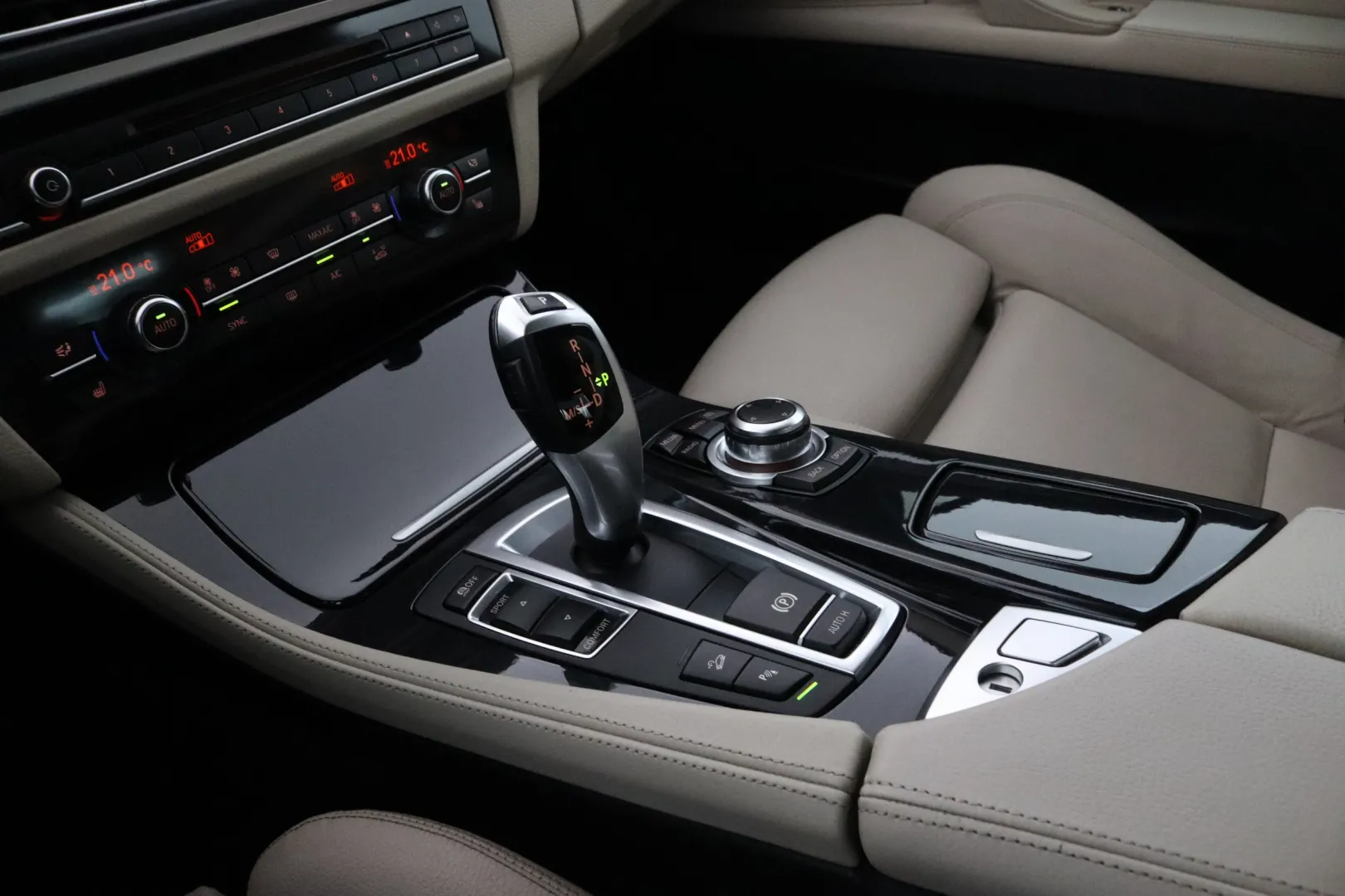 BMW 520 MSY-502 carousel image