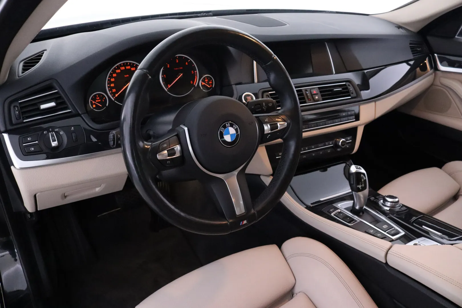 BMW 520 MSY-502 carousel image