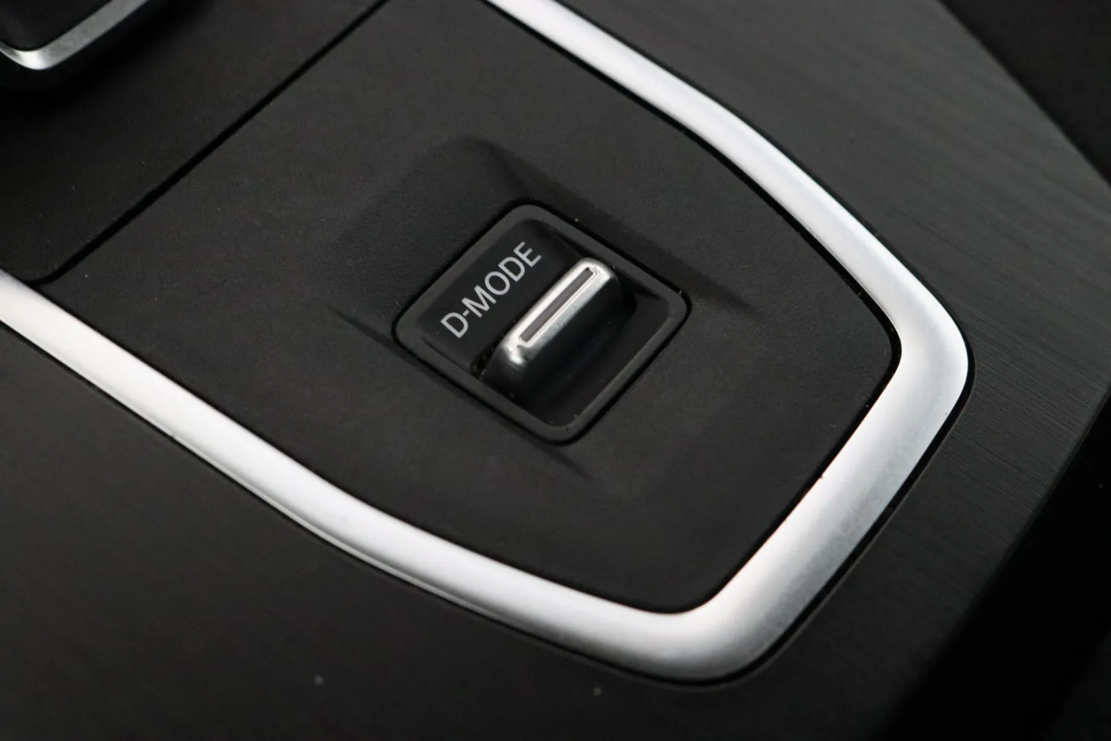 NISSAN Qashqai RVZ-441 carousel image