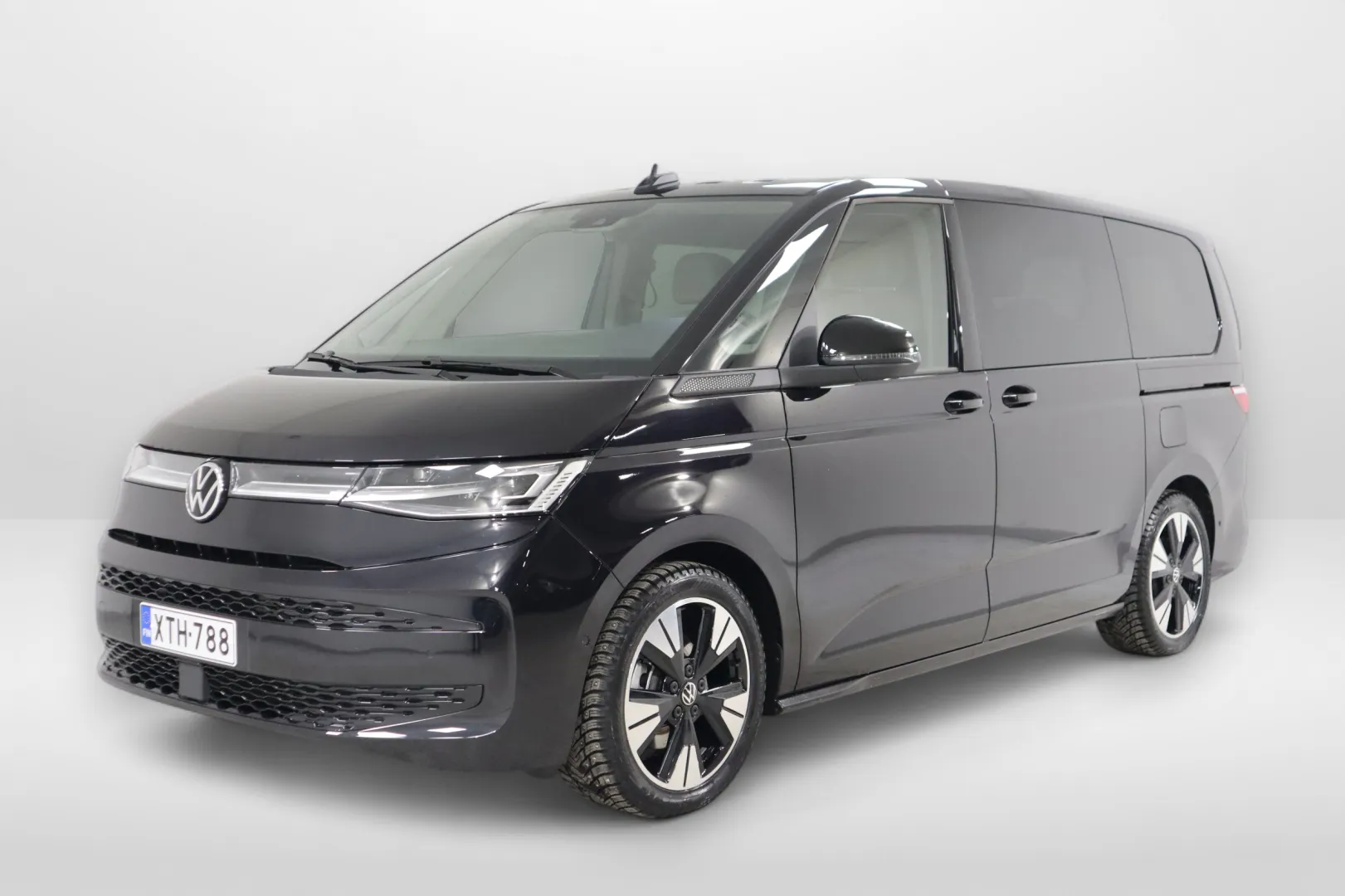 Volkswagen Multivan XTH-788 carousel image