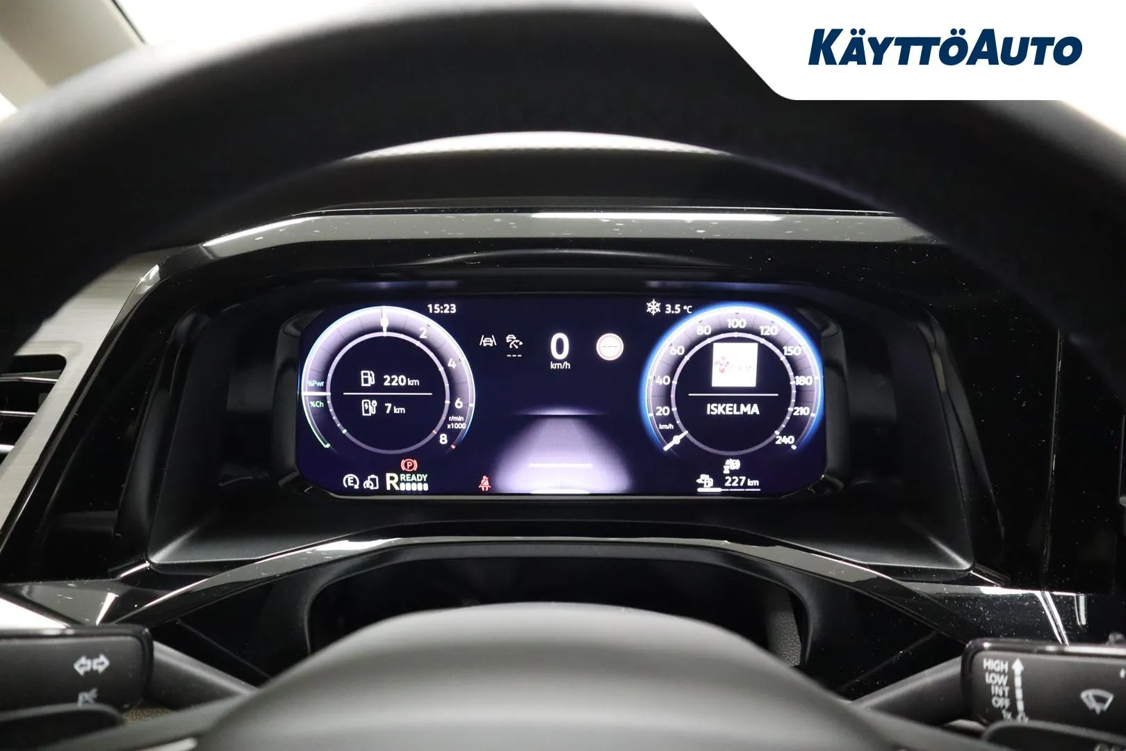 Volkswagen Multivan XTH-788 carousel image