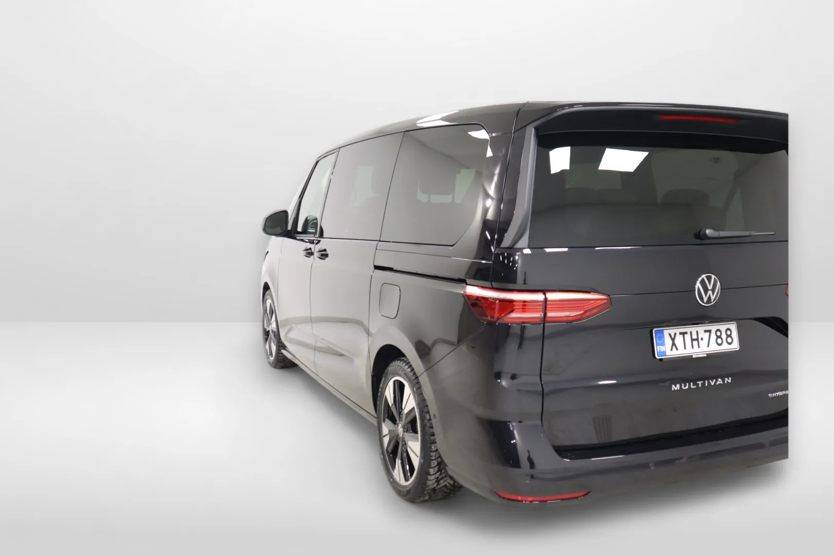 Volkswagen Multivan XTH-788 carousel image