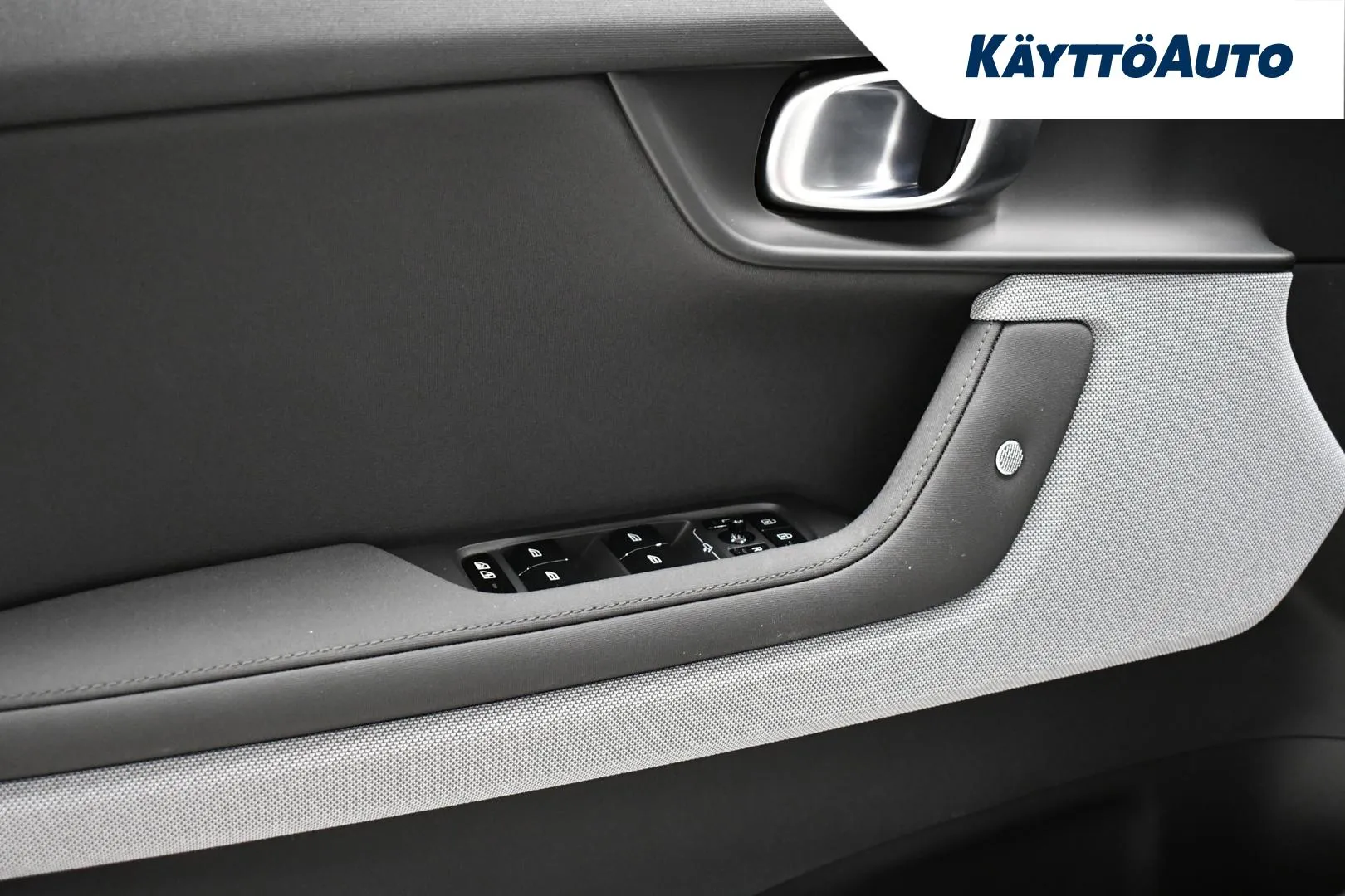 POLESTAR 2 OZU-497 carousel image