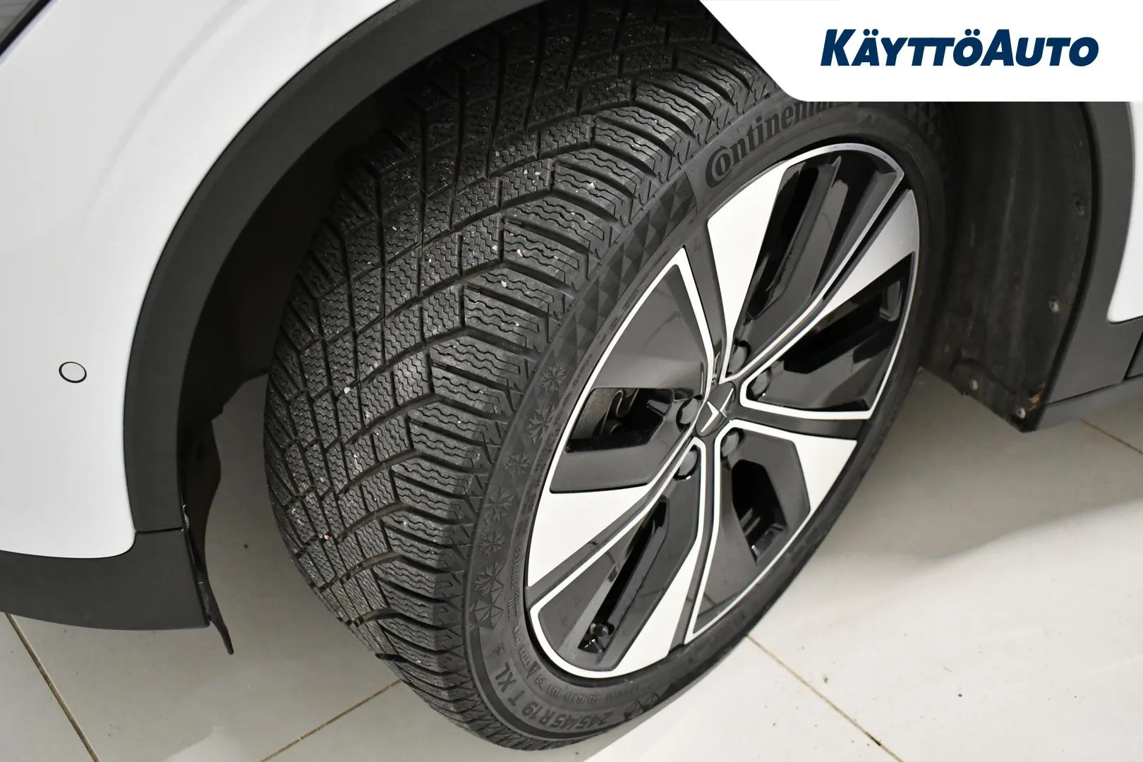 POLESTAR 2 OZU-497 carousel image