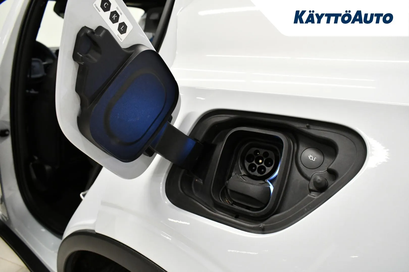 POLESTAR 2 OZU-497 carousel image