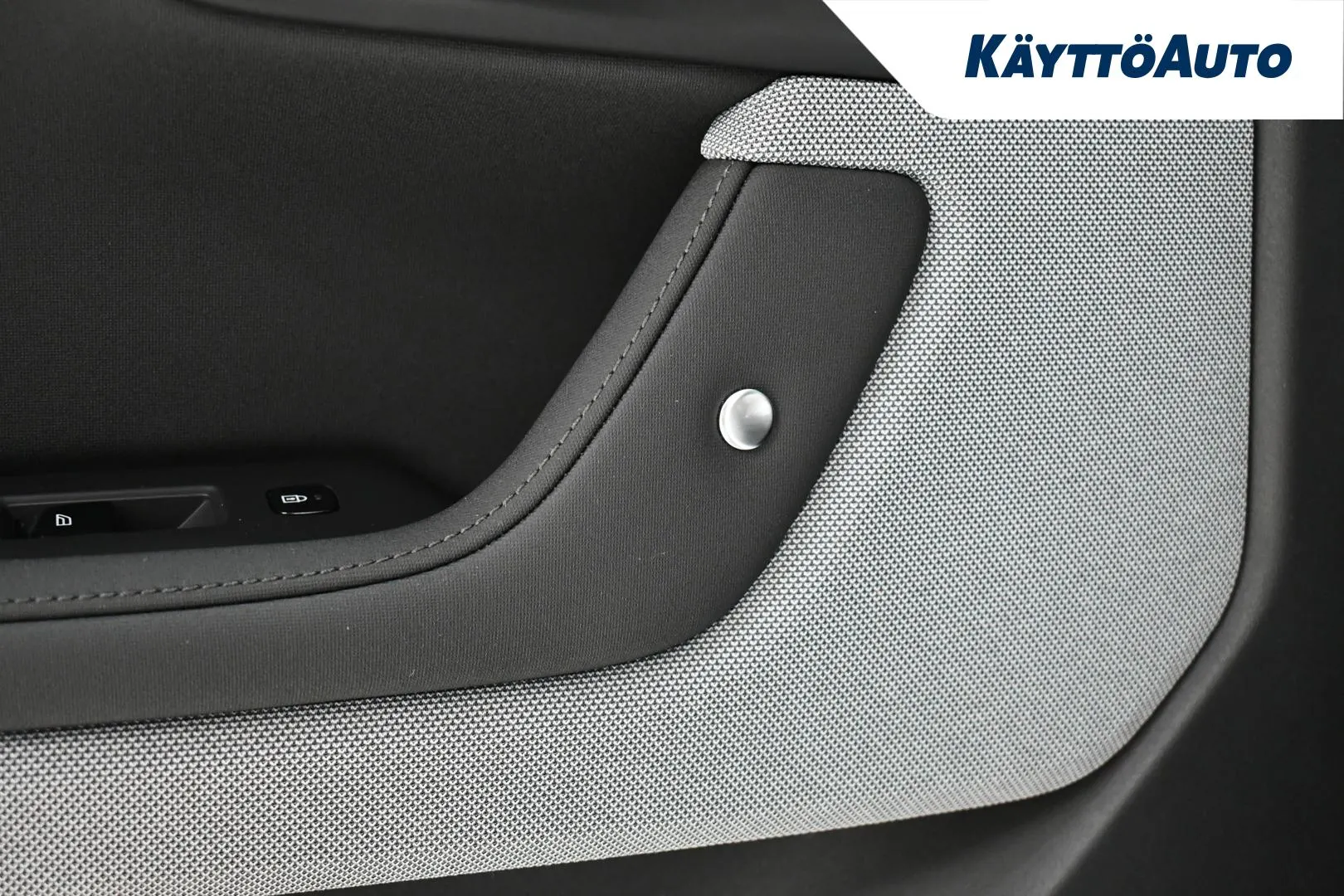 POLESTAR 2 OZU-497 carousel image