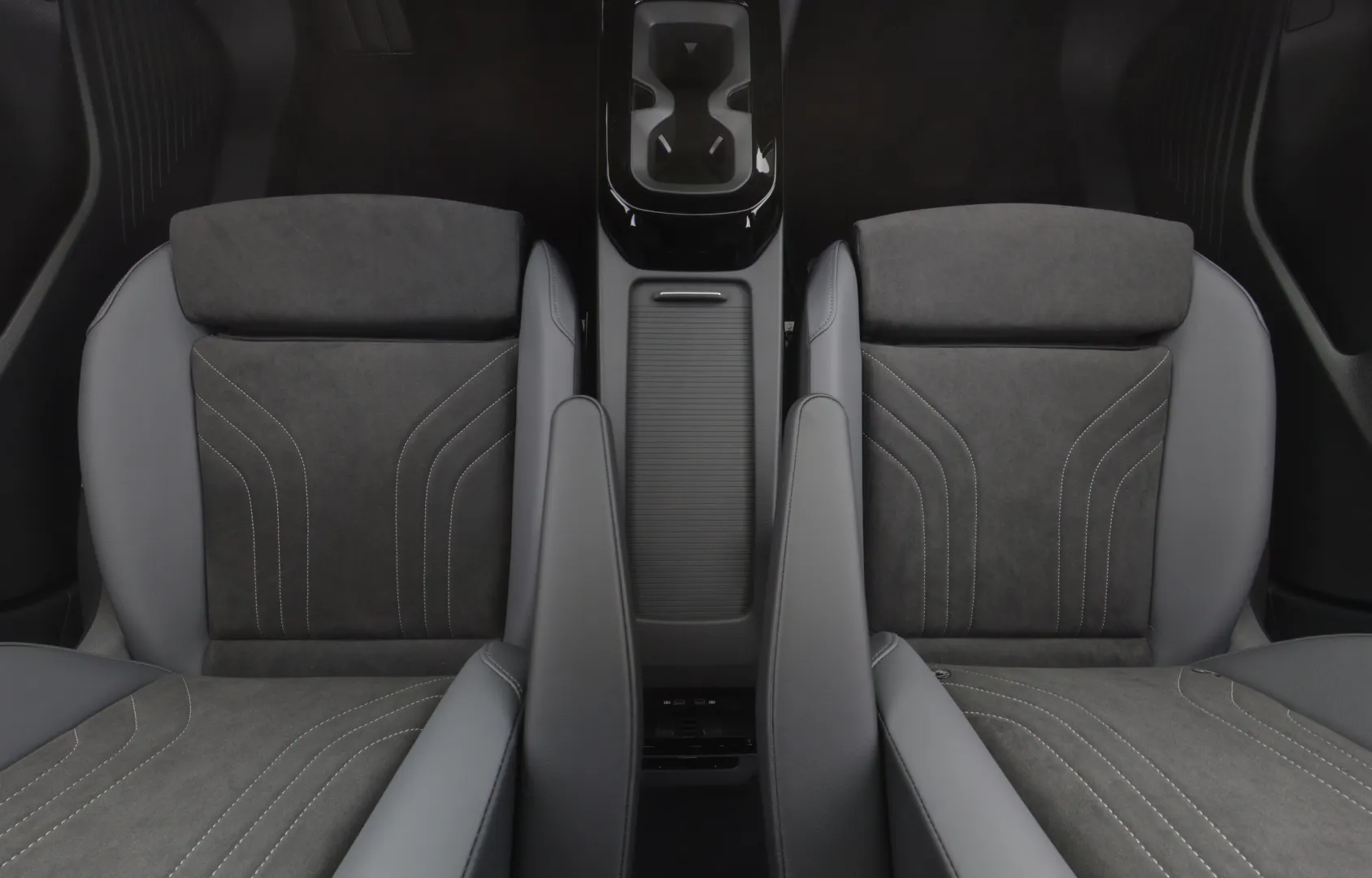 Volkswagen ID.4 KXM-920 carousel image