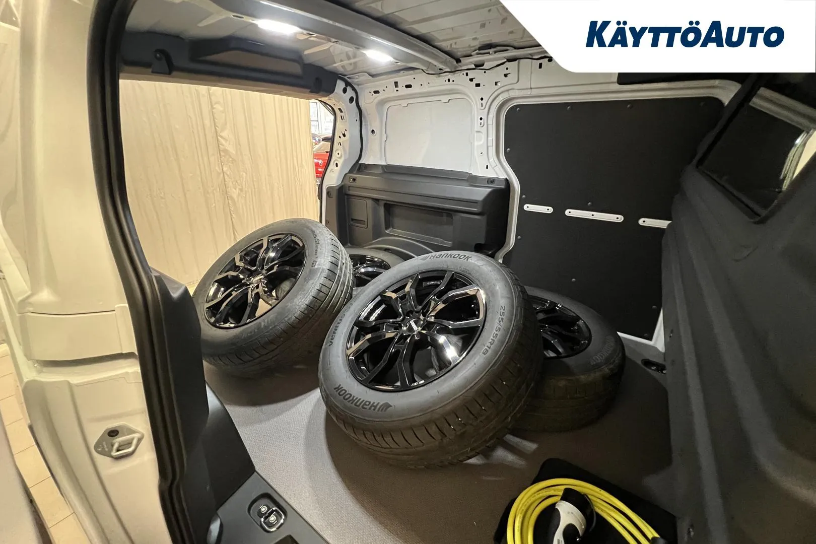 VOLKSWAGEN ID. Buzz MPJ-322 carousel image