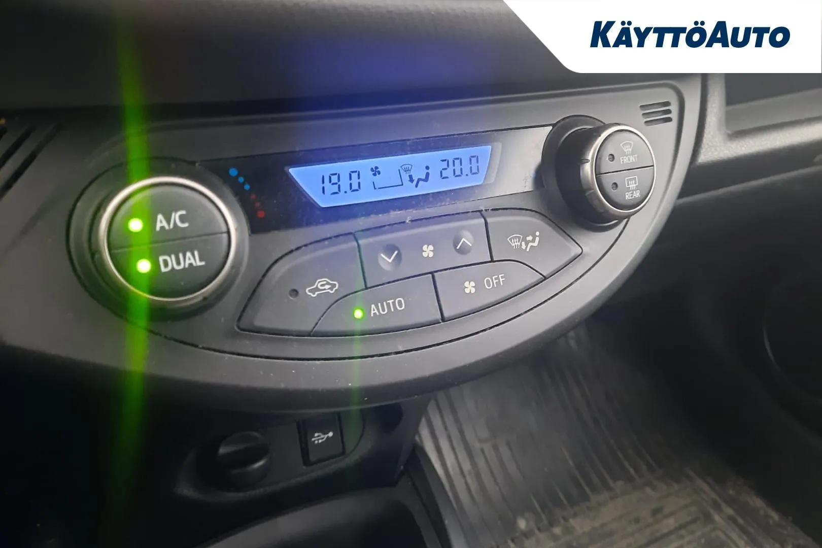 TOYOTA Yaris ENS-802 carousel image