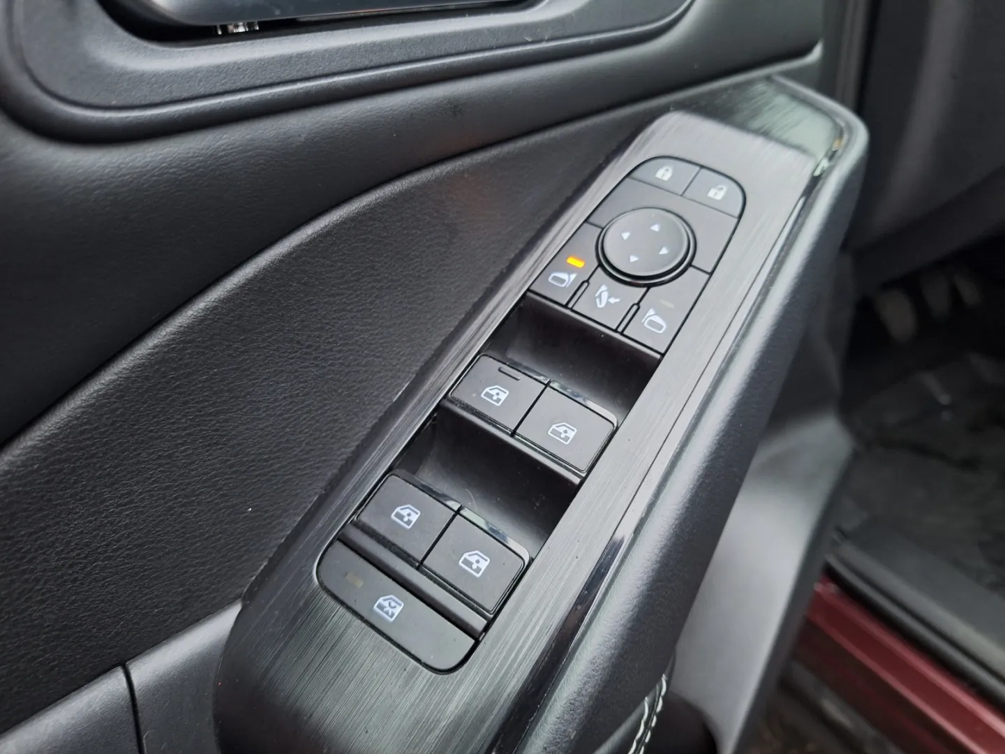 Nissan Qashqai MPR-986 carousel image