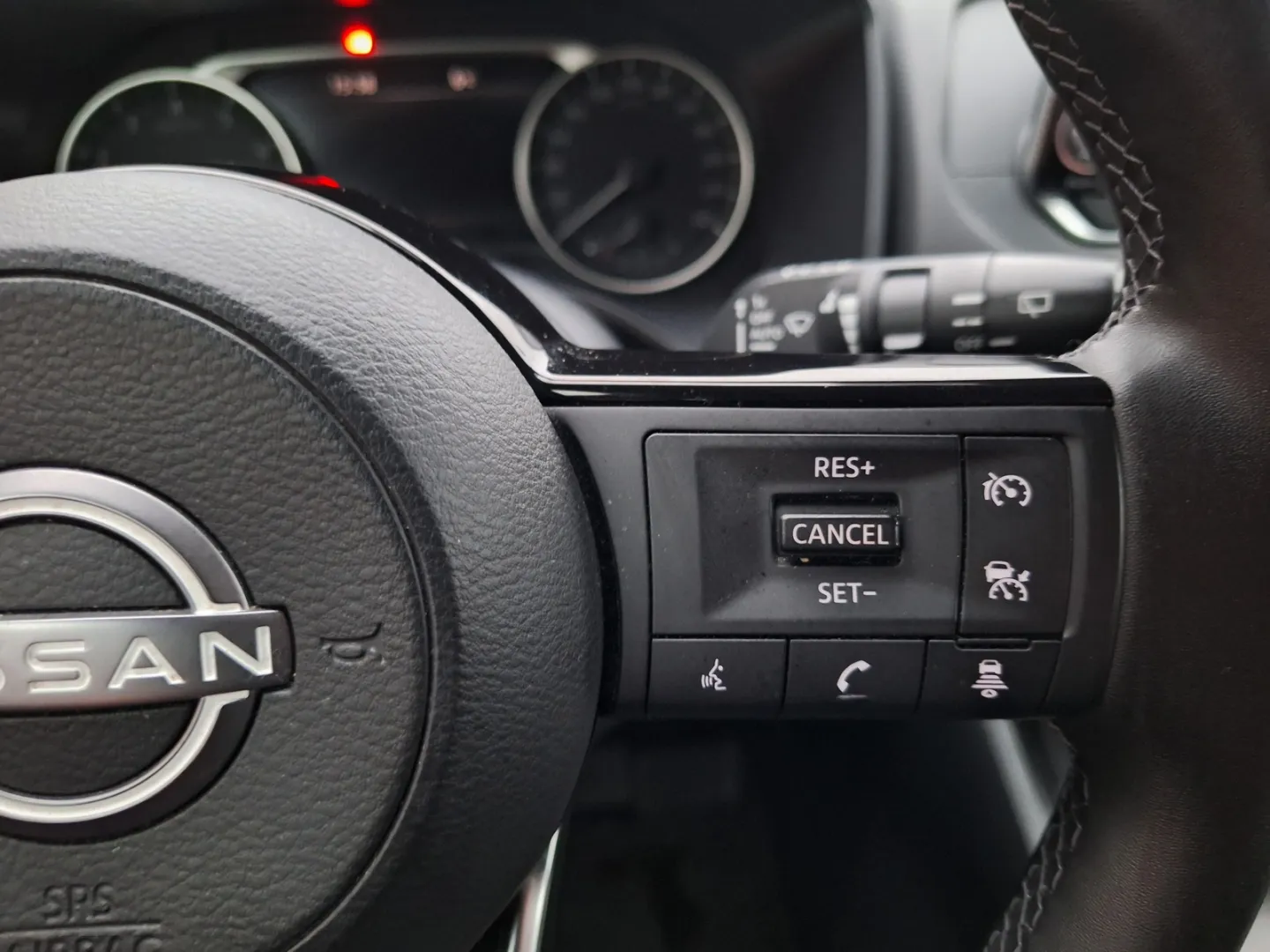 Nissan Qashqai MPR-986 carousel image