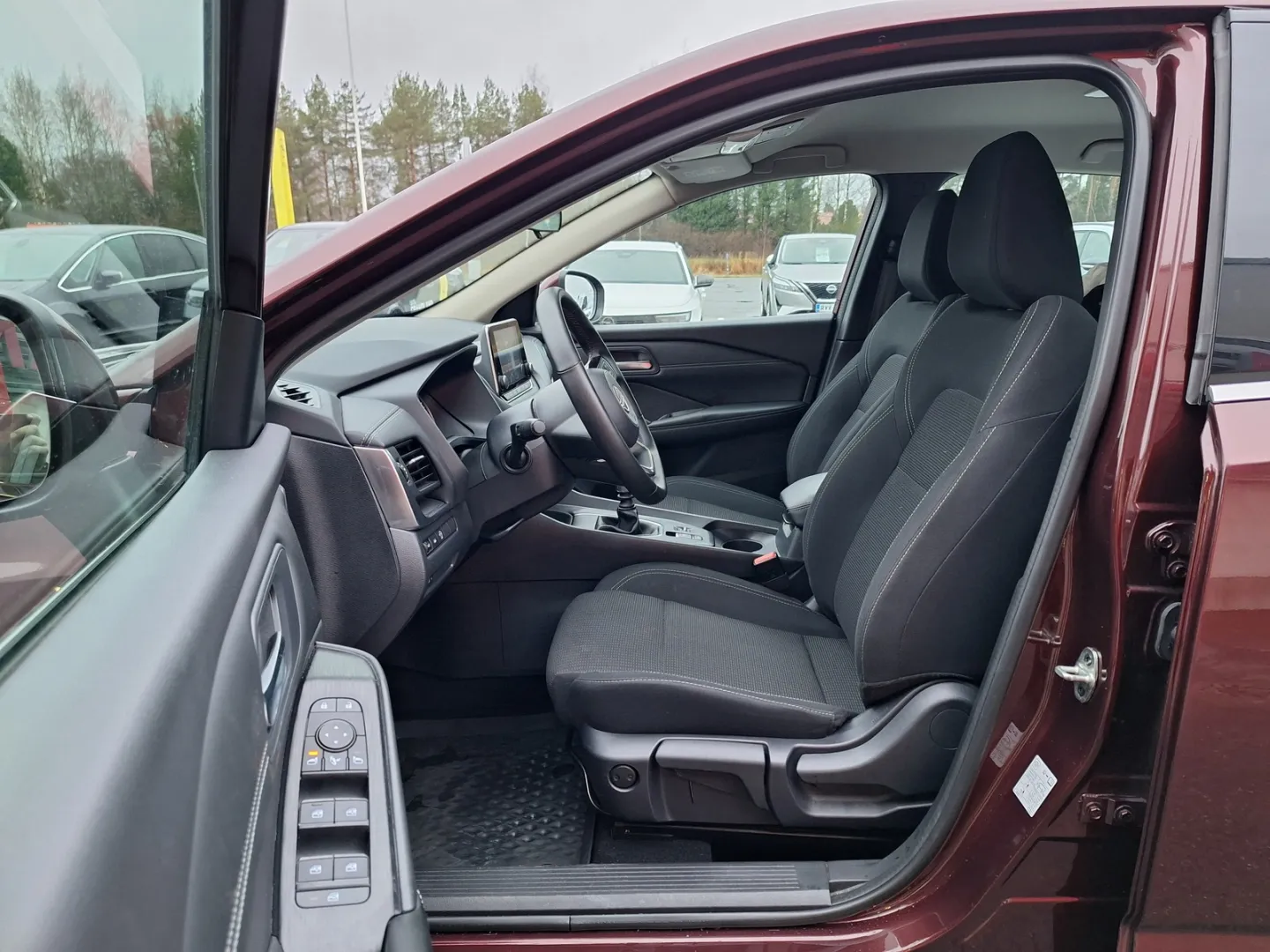 Nissan Qashqai MPR-986 carousel image