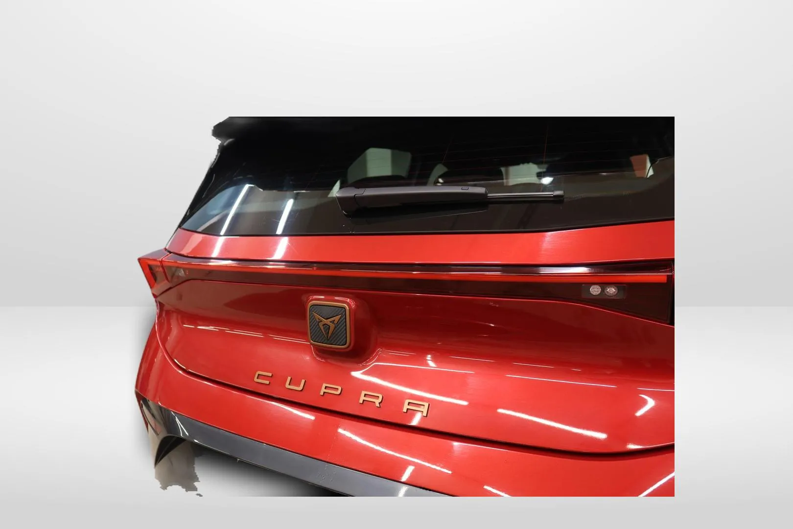 CUPRA Born SPJ-312 carousel image