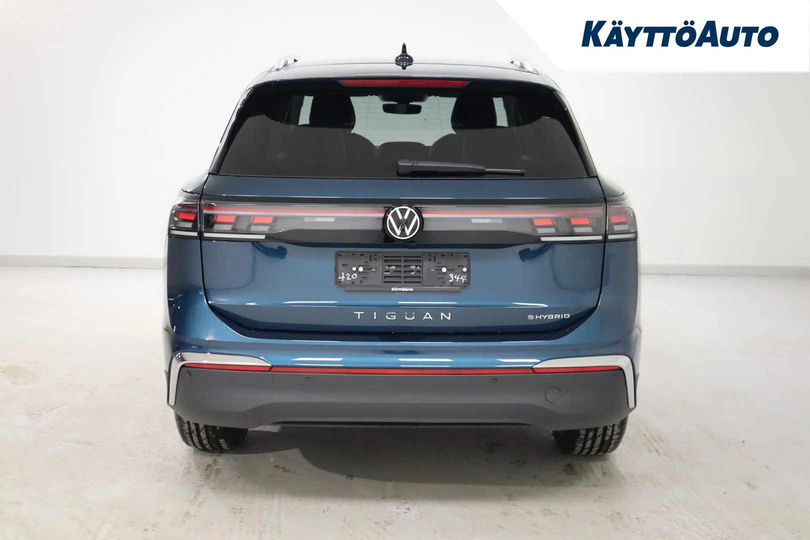 Volkswagen Tiguan LTL-587 carousel image