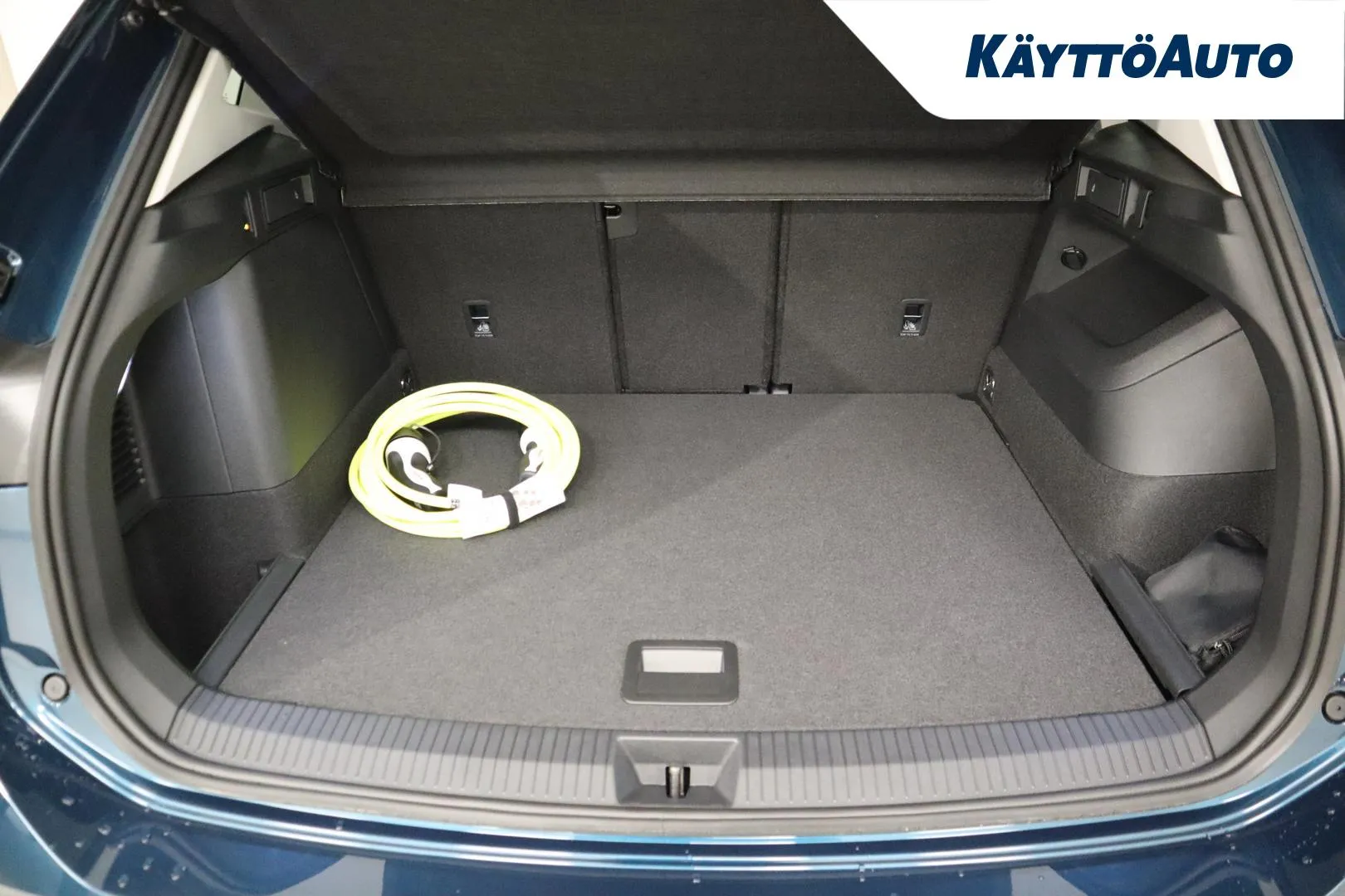 Volkswagen Tiguan LTL-587 carousel image