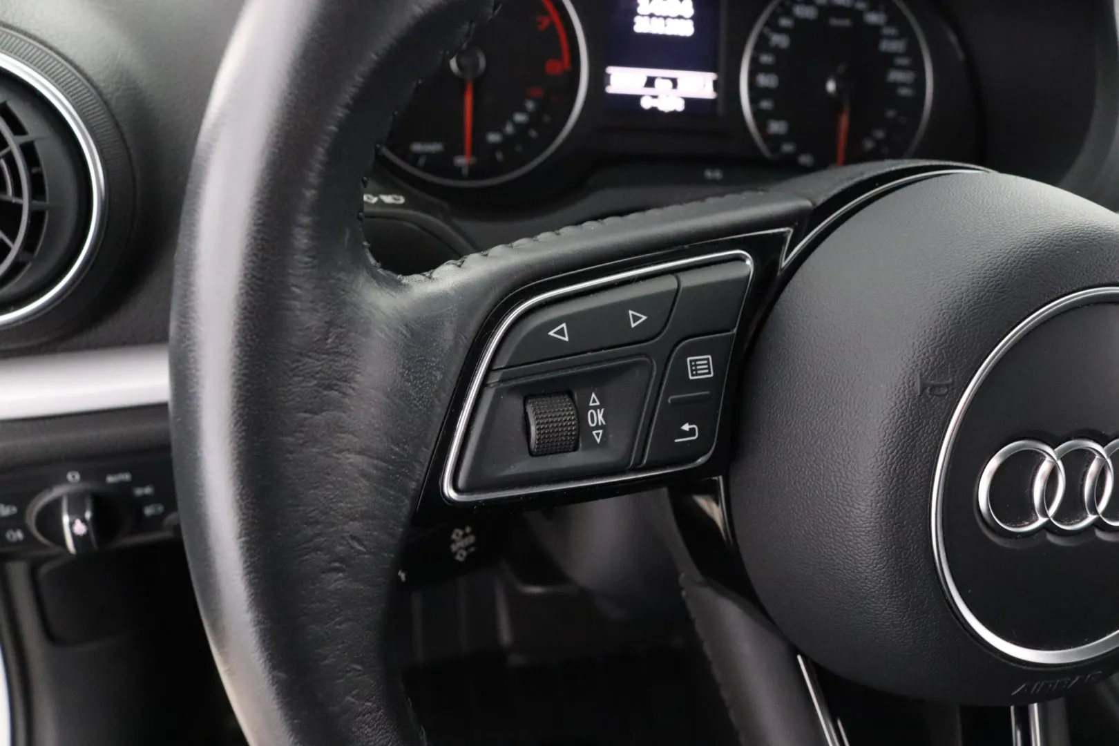 AUDI A3 SYT-574 carousel image