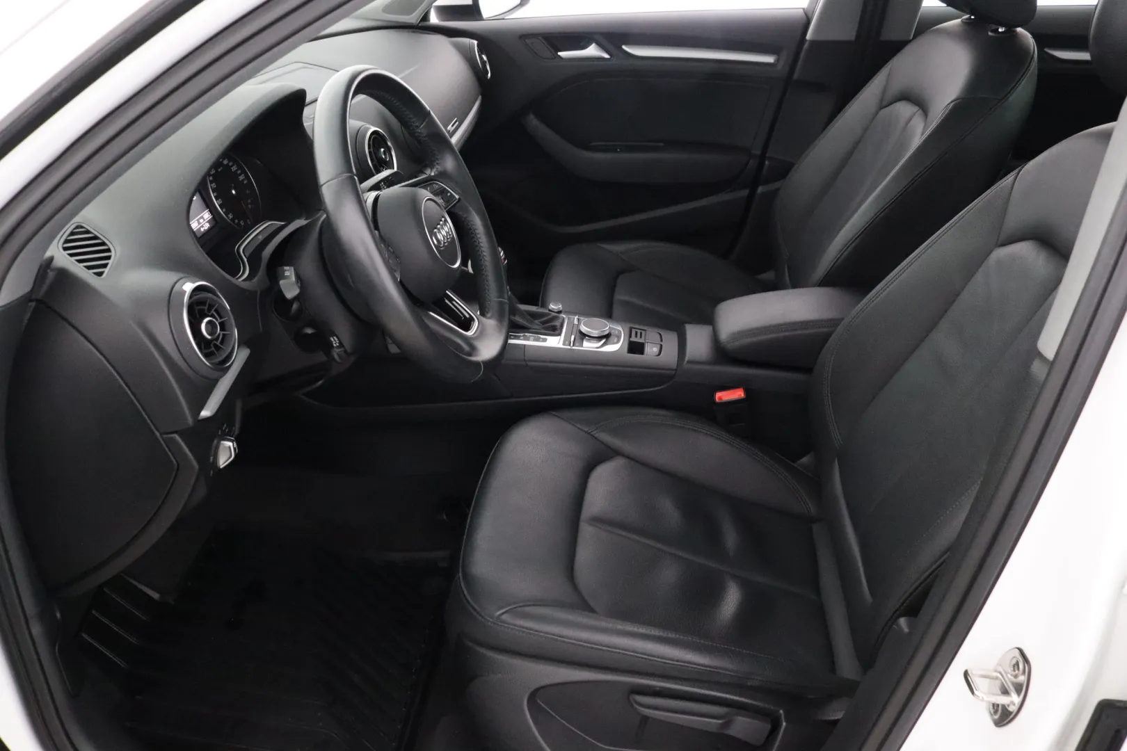 AUDI A3 SYT-574 carousel image