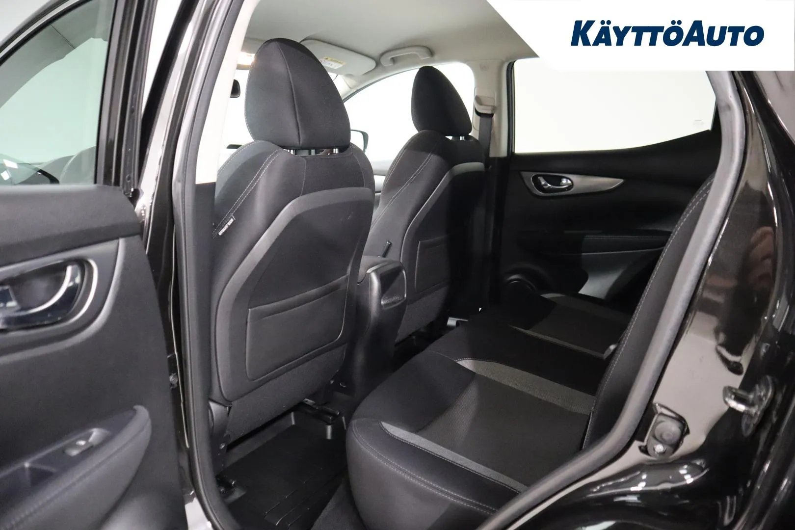 Nissan Qashqai CKZ-864 carousel image