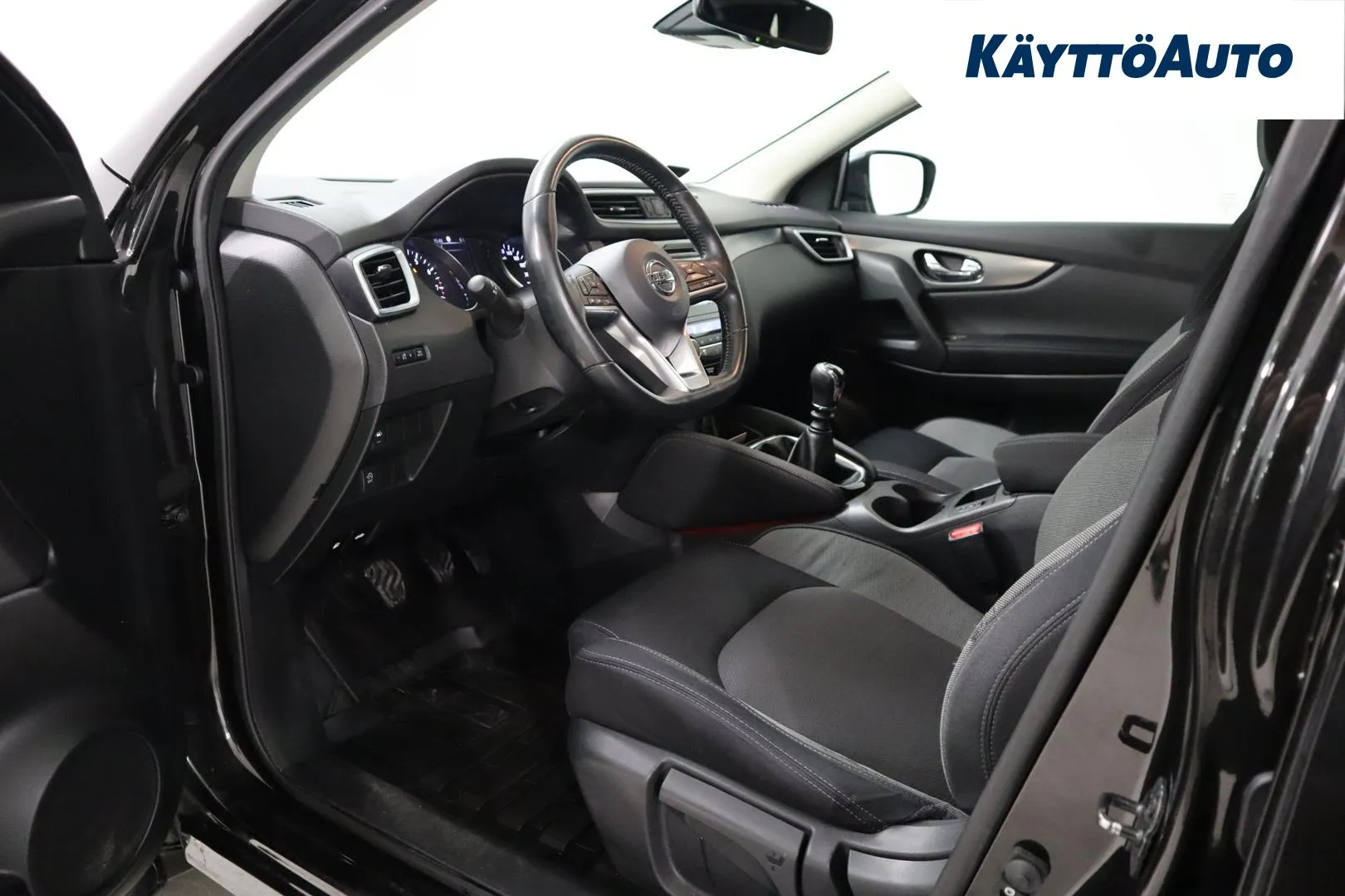 Nissan Qashqai CKZ-864 carousel image