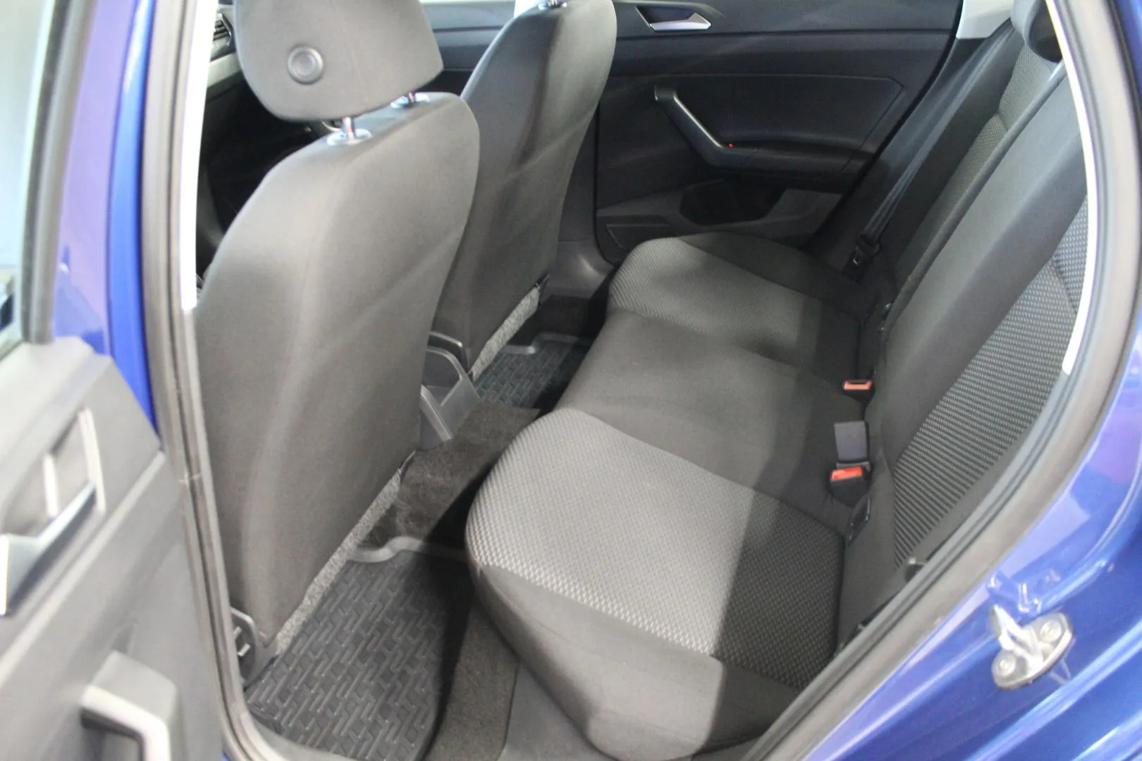 VOLKSWAGEN Polo IZM-342 carousel image