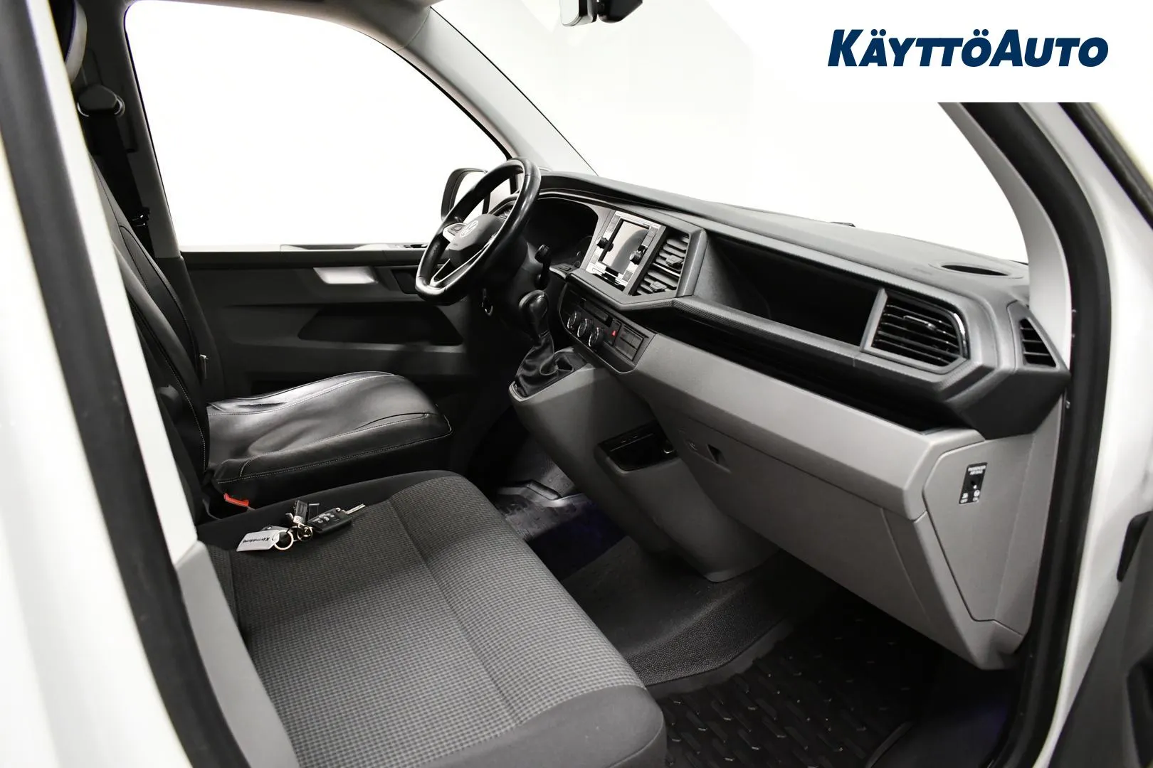 VOLKSWAGEN Transporter RUU-224 carousel image