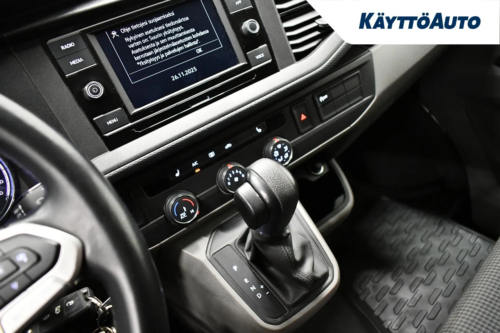 VOLKSWAGEN Transporter RUU-224 carousel image