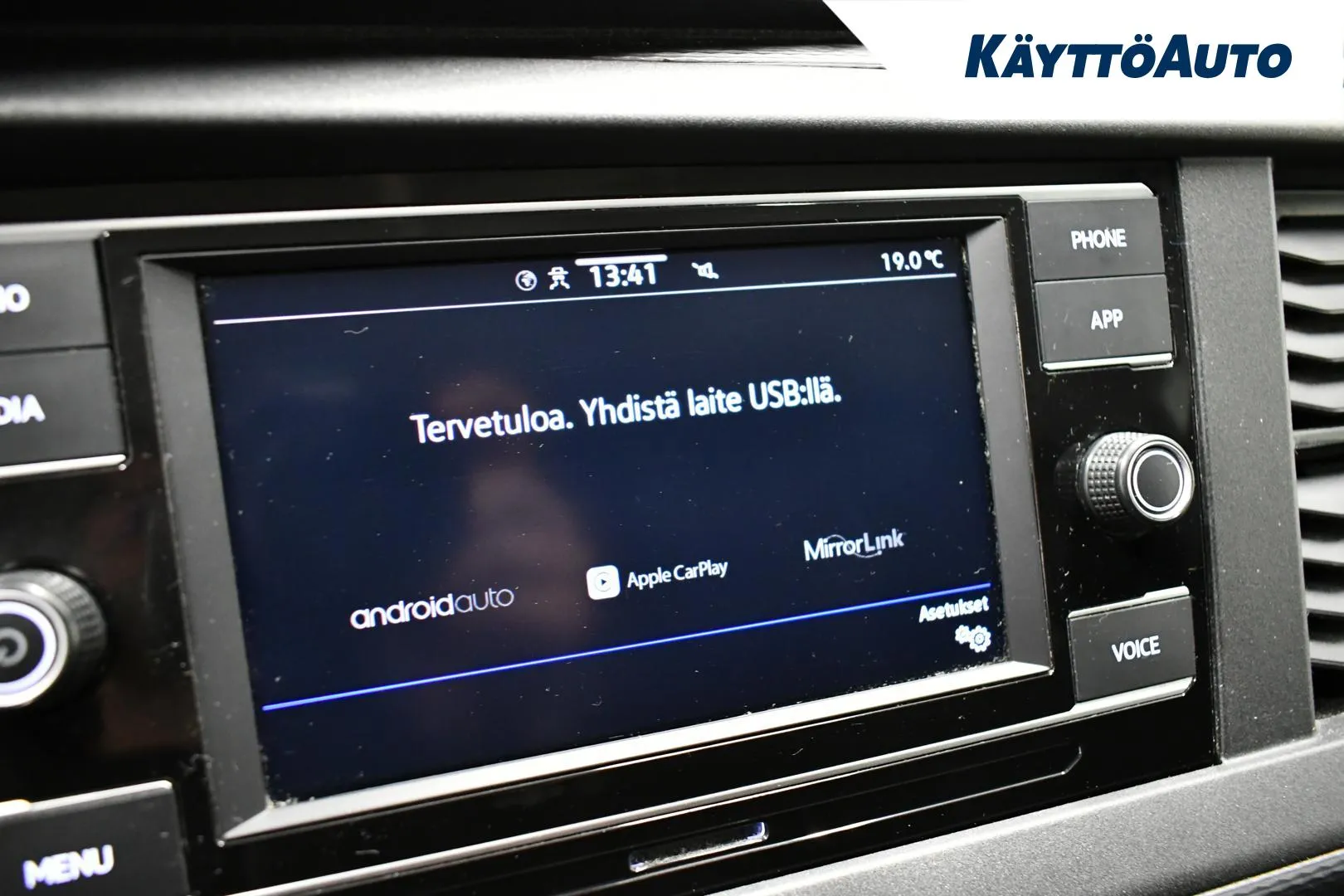 VOLKSWAGEN Transporter RUU-224 carousel image