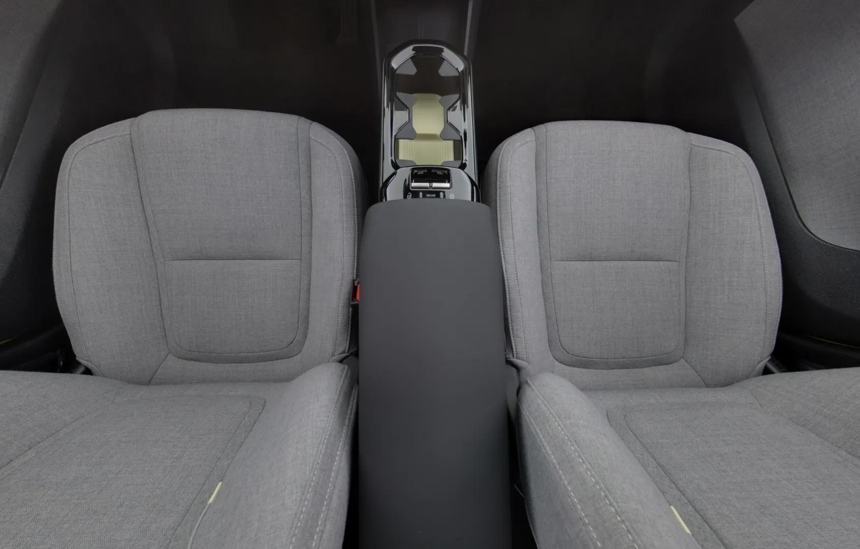 Volvo EX30 YYH-765 carousel image