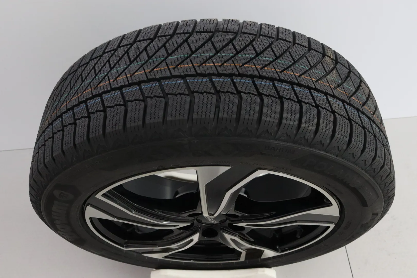 Volvo EX30 YYH-765 carousel image