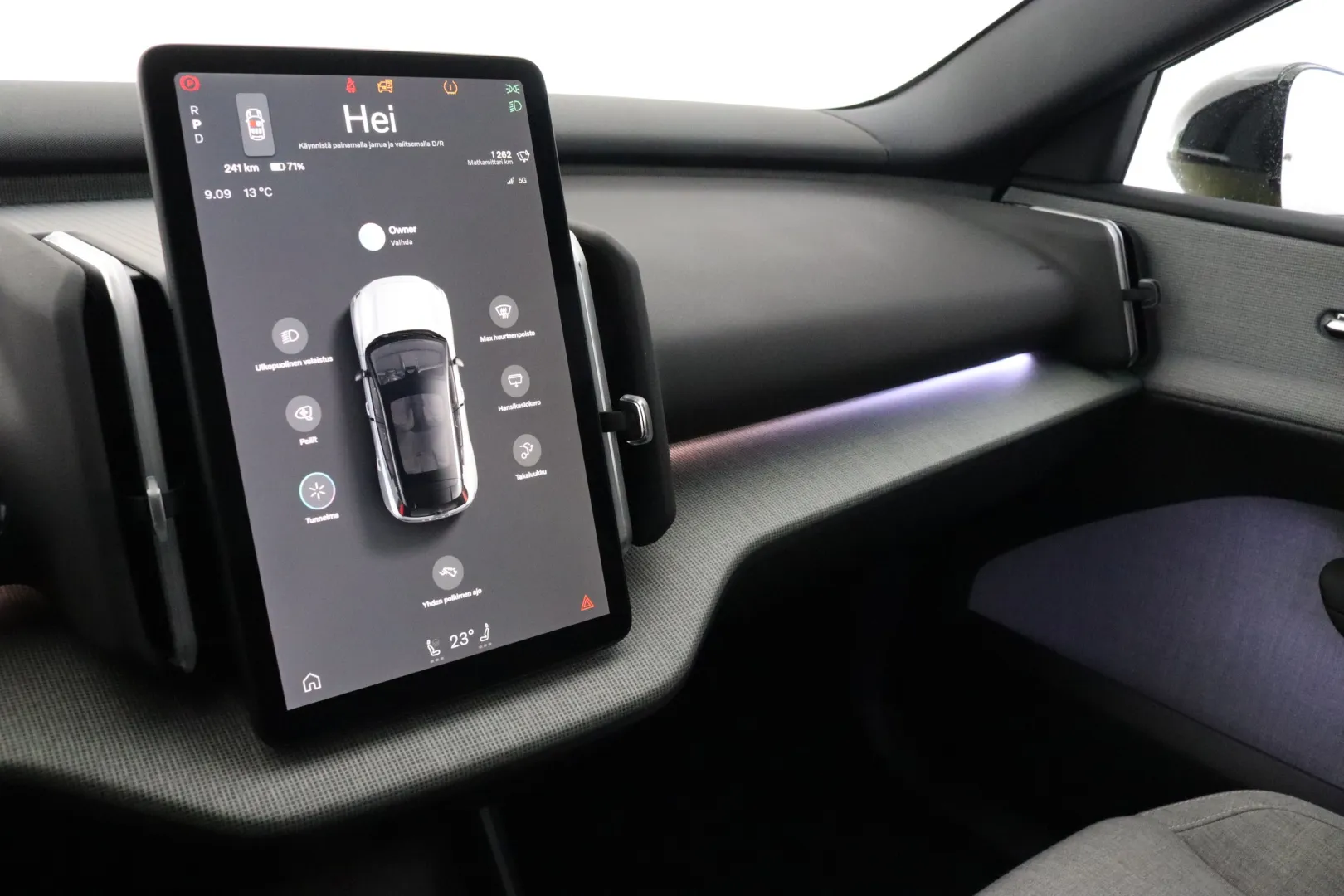 Volvo EX30 YYH-765 carousel image