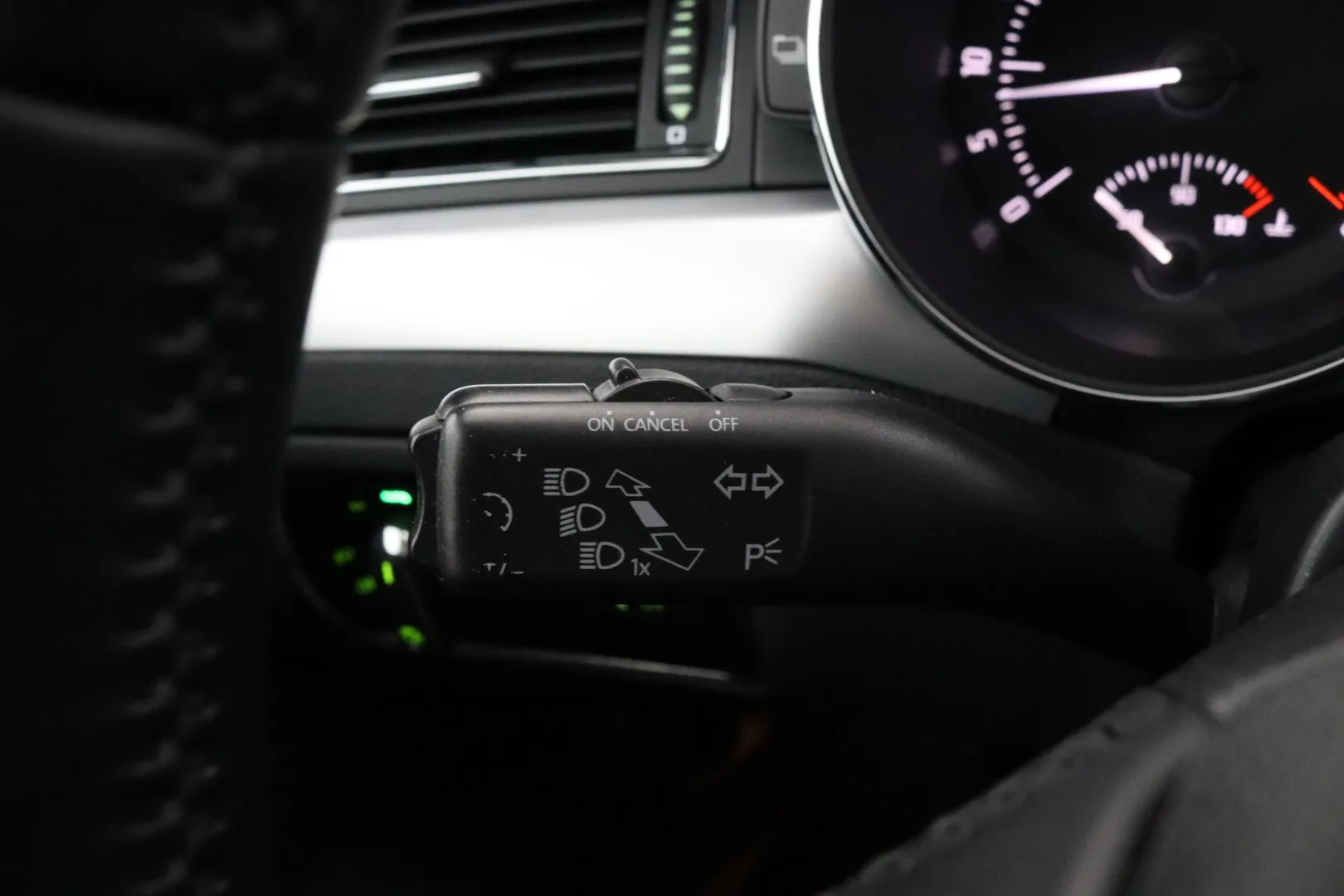 SKODA Superb GKU-542 carousel image