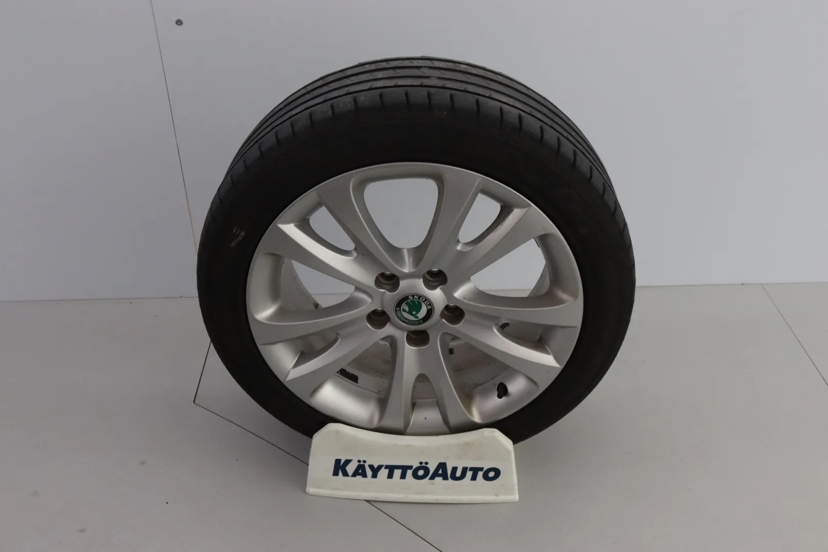 SKODA Superb GKU-542 carousel image