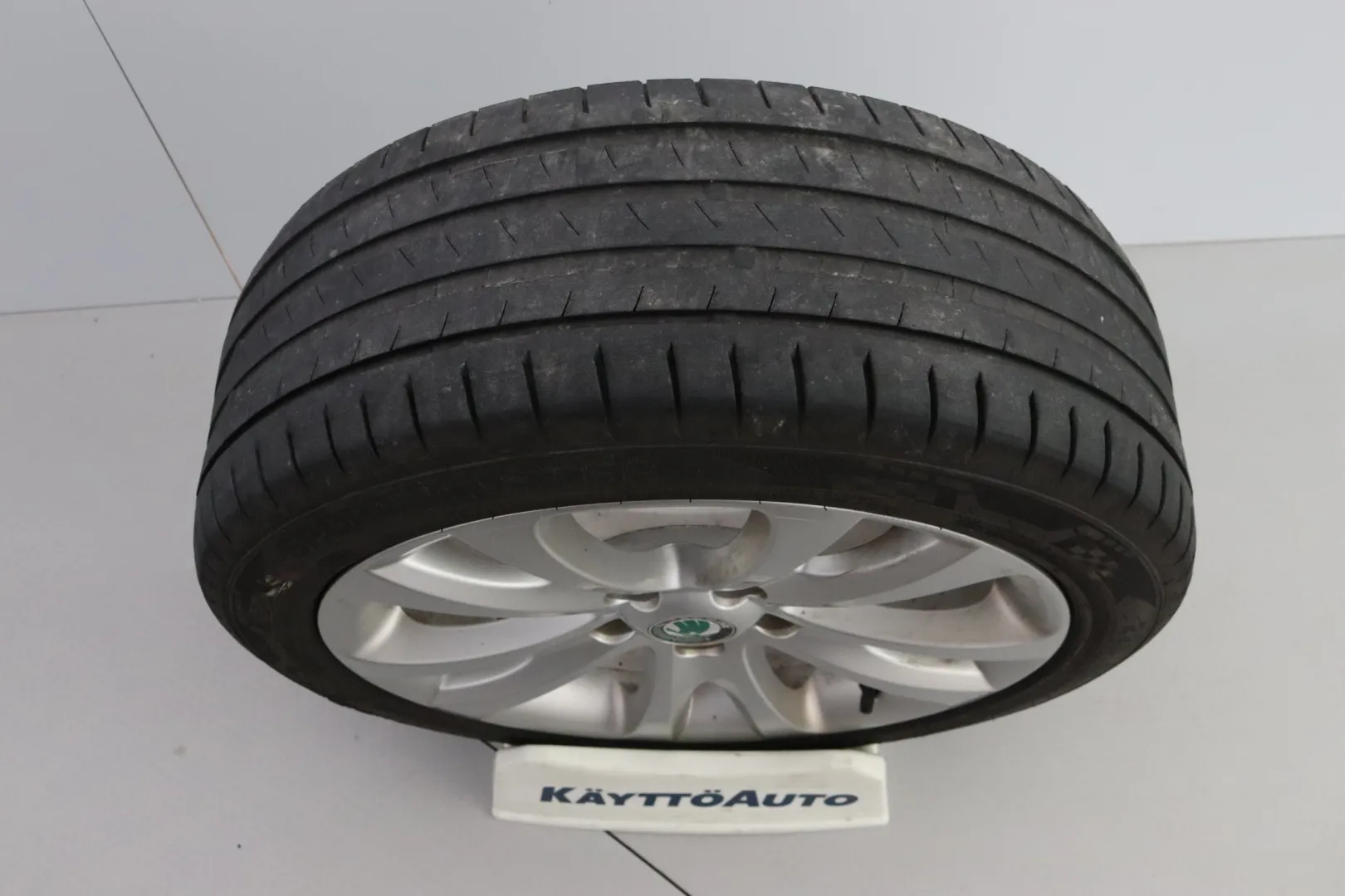 SKODA Superb GKU-542 carousel image