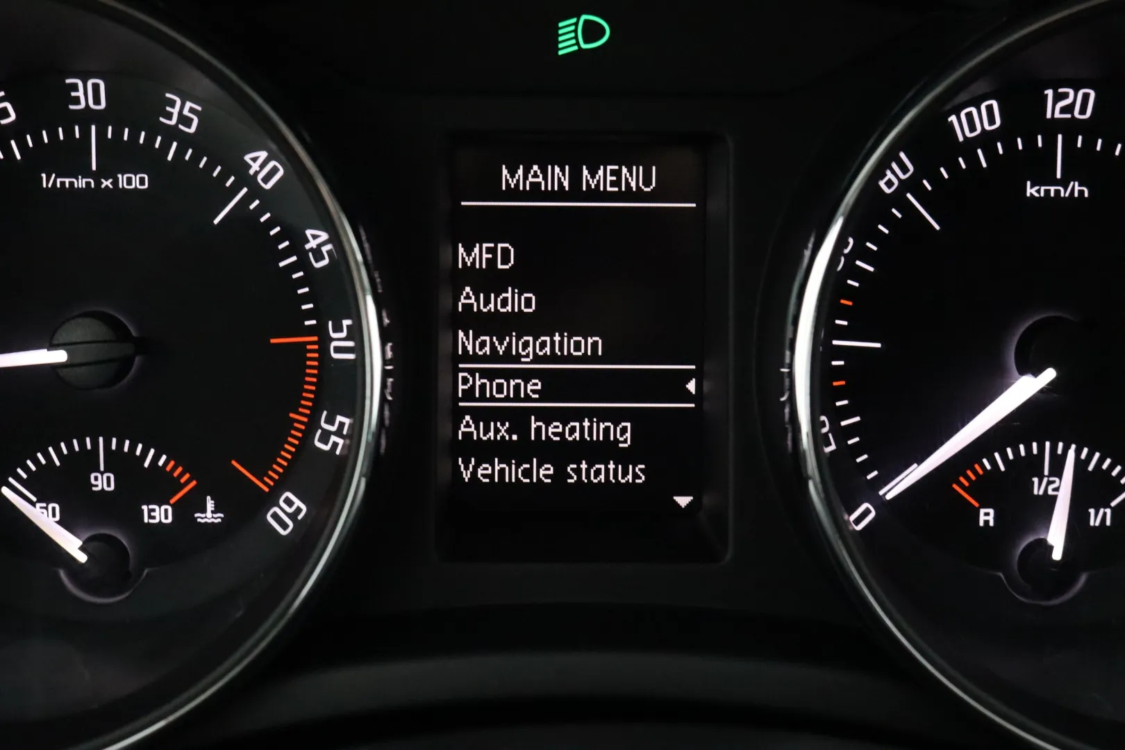 SKODA Superb GKU-542 carousel image