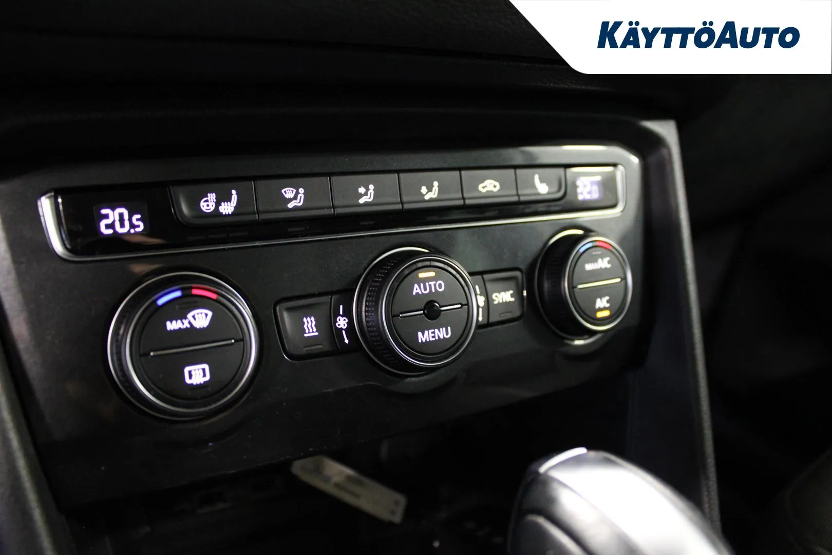 VOLKSWAGEN Tiguan FOM-635 carousel image