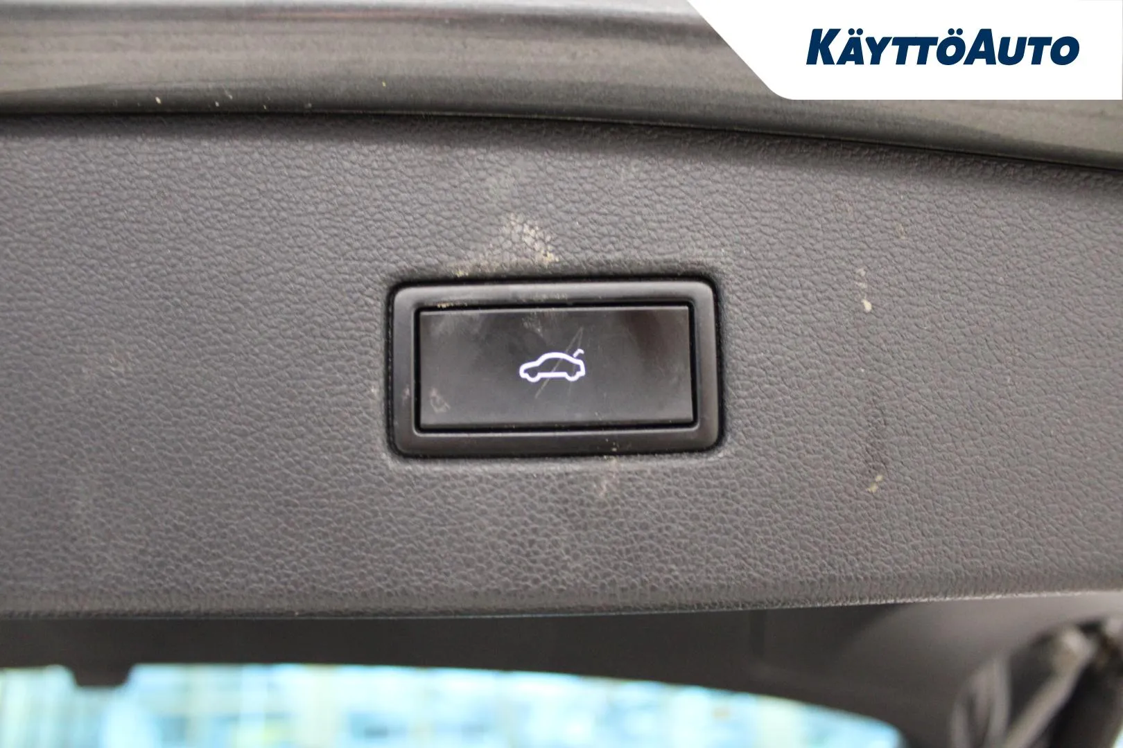 VOLKSWAGEN Tiguan FOM-635 carousel image