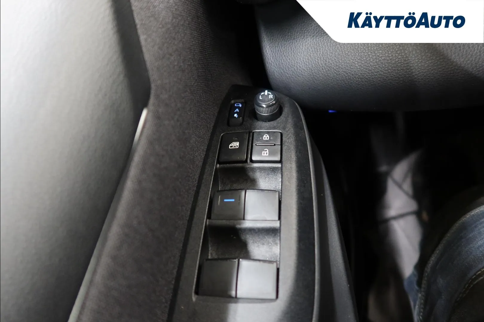 Mazda Mazda2 Hybrid JLR-990 carousel image