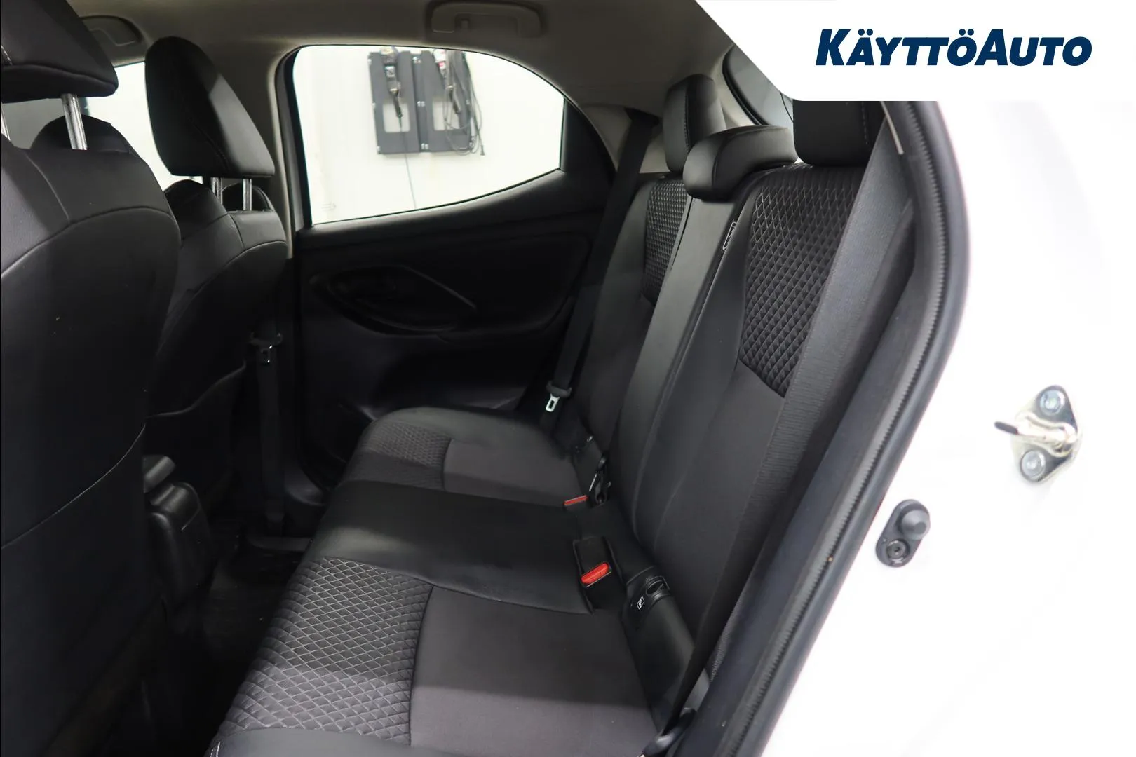 Mazda Mazda2 Hybrid JLR-990 carousel image