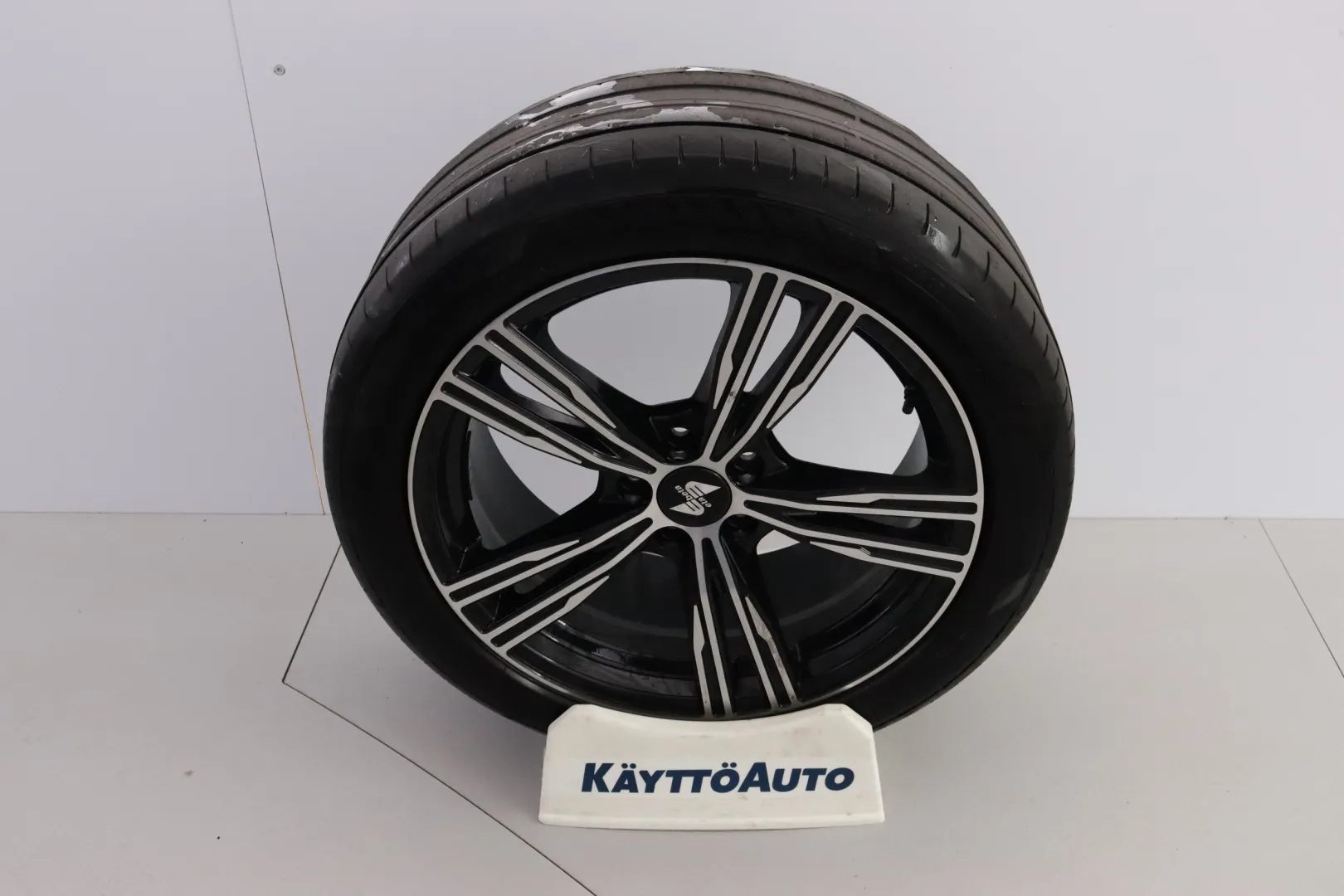 Volvo S90 SMN-915 carousel image