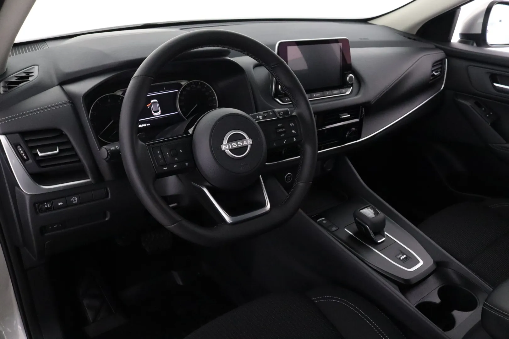 NISSAN Qashqai RVZ-438 carousel image