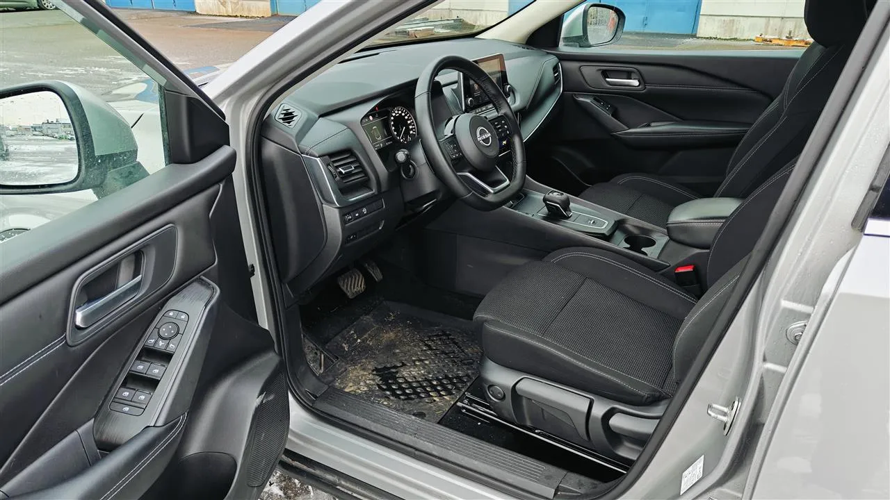 NISSAN Qashqai RVZ-438 carousel image