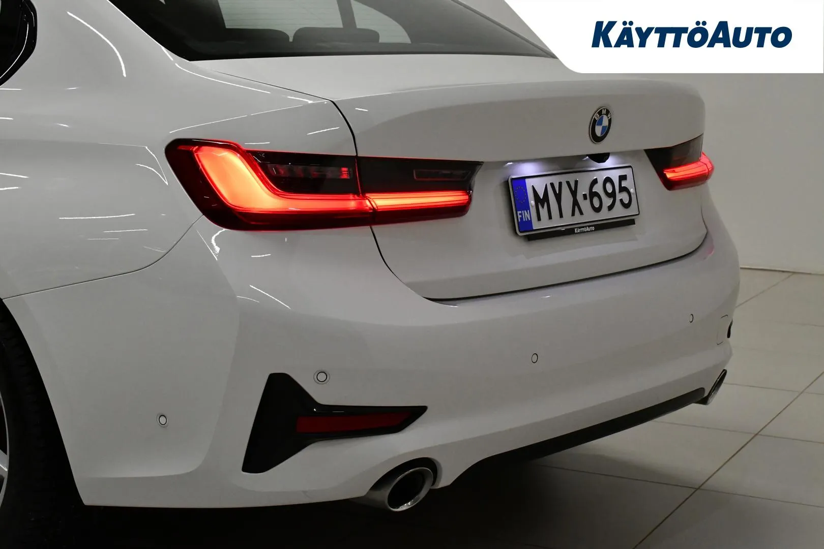 BMW 320 MYX-695 carousel image