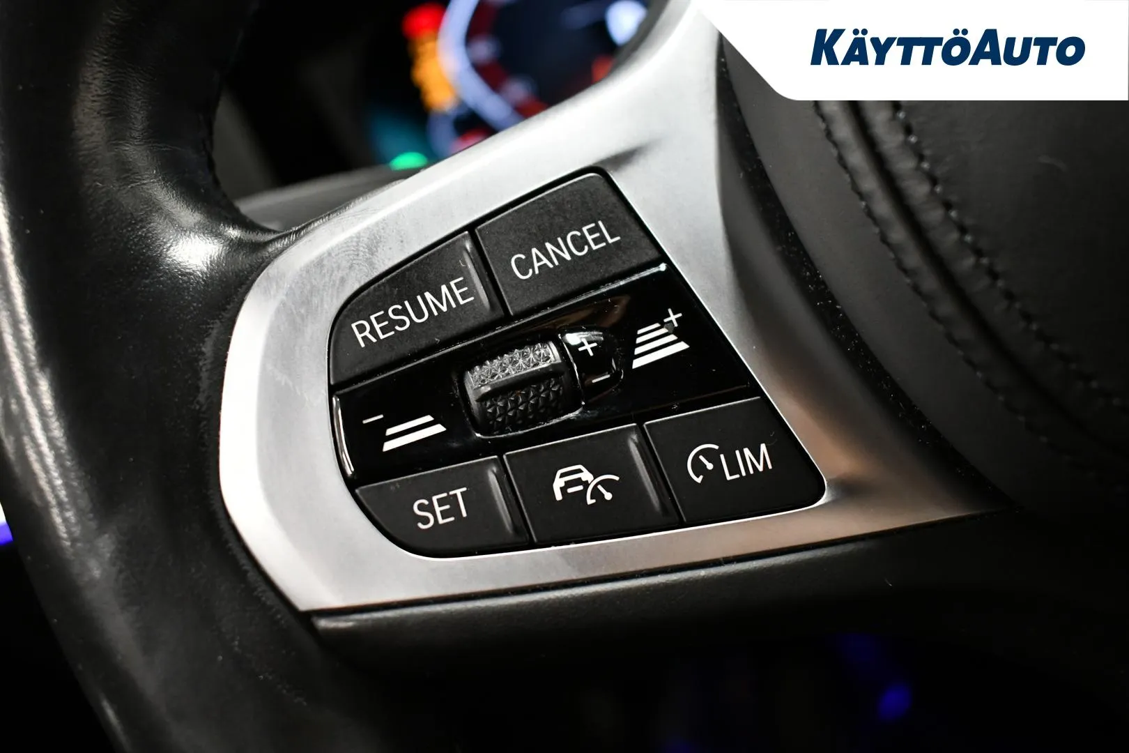 BMW 320 MYX-695 carousel image