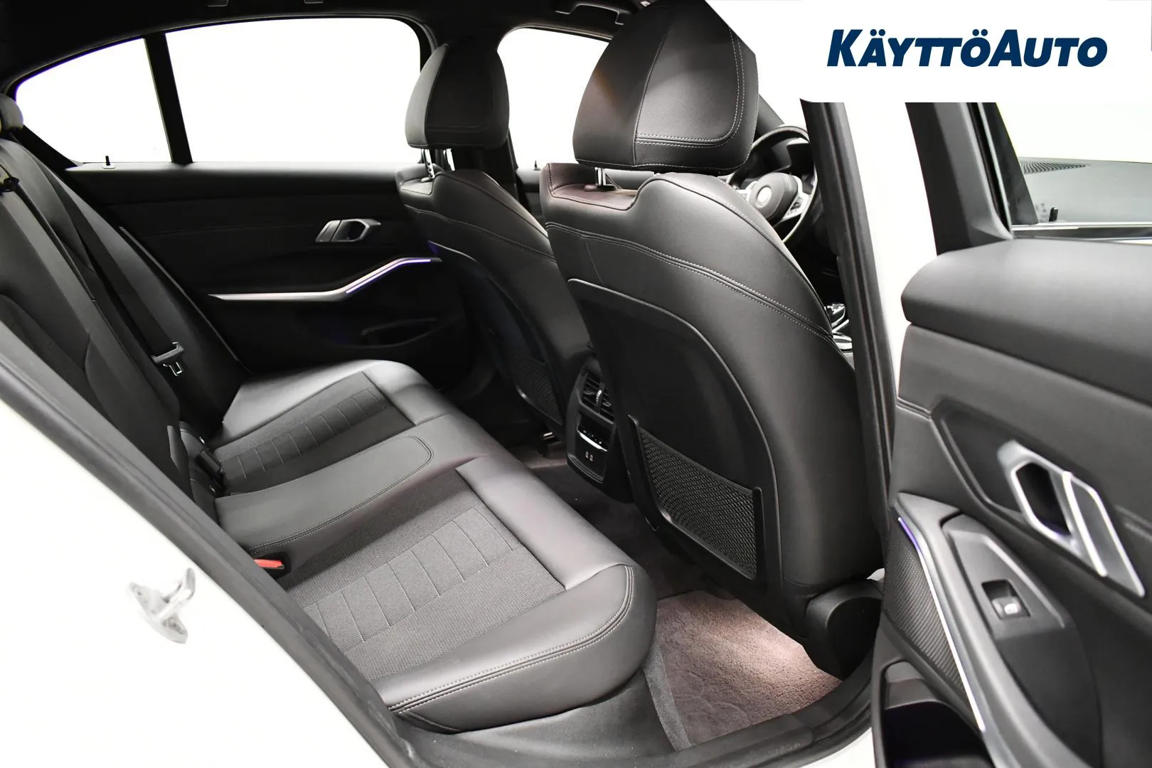 BMW 320 MYX-695 carousel image