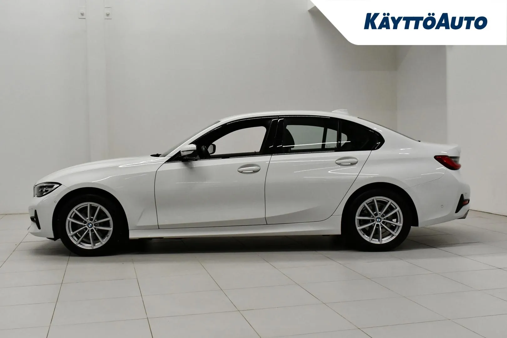 BMW 320 MYX-695 carousel image